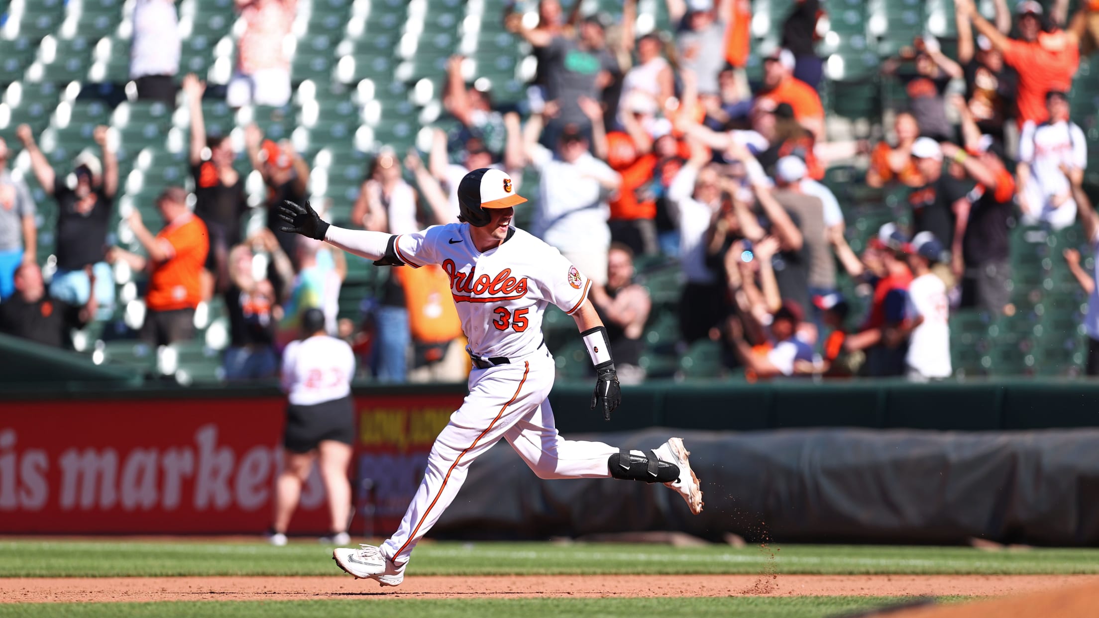 BAL-BI-HomestandInFocus-04212022-111