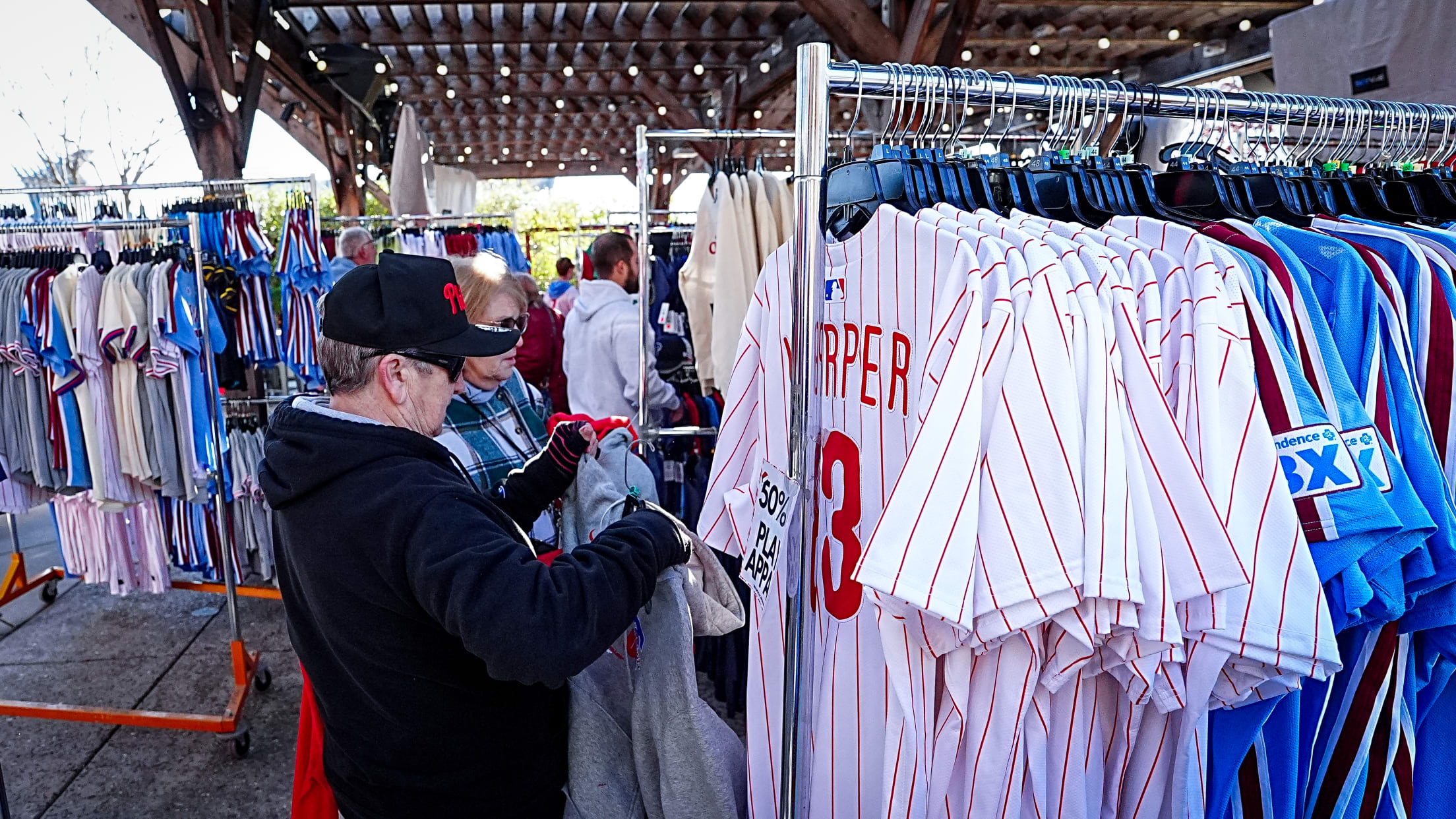 TreeLightingHolidaySale06025