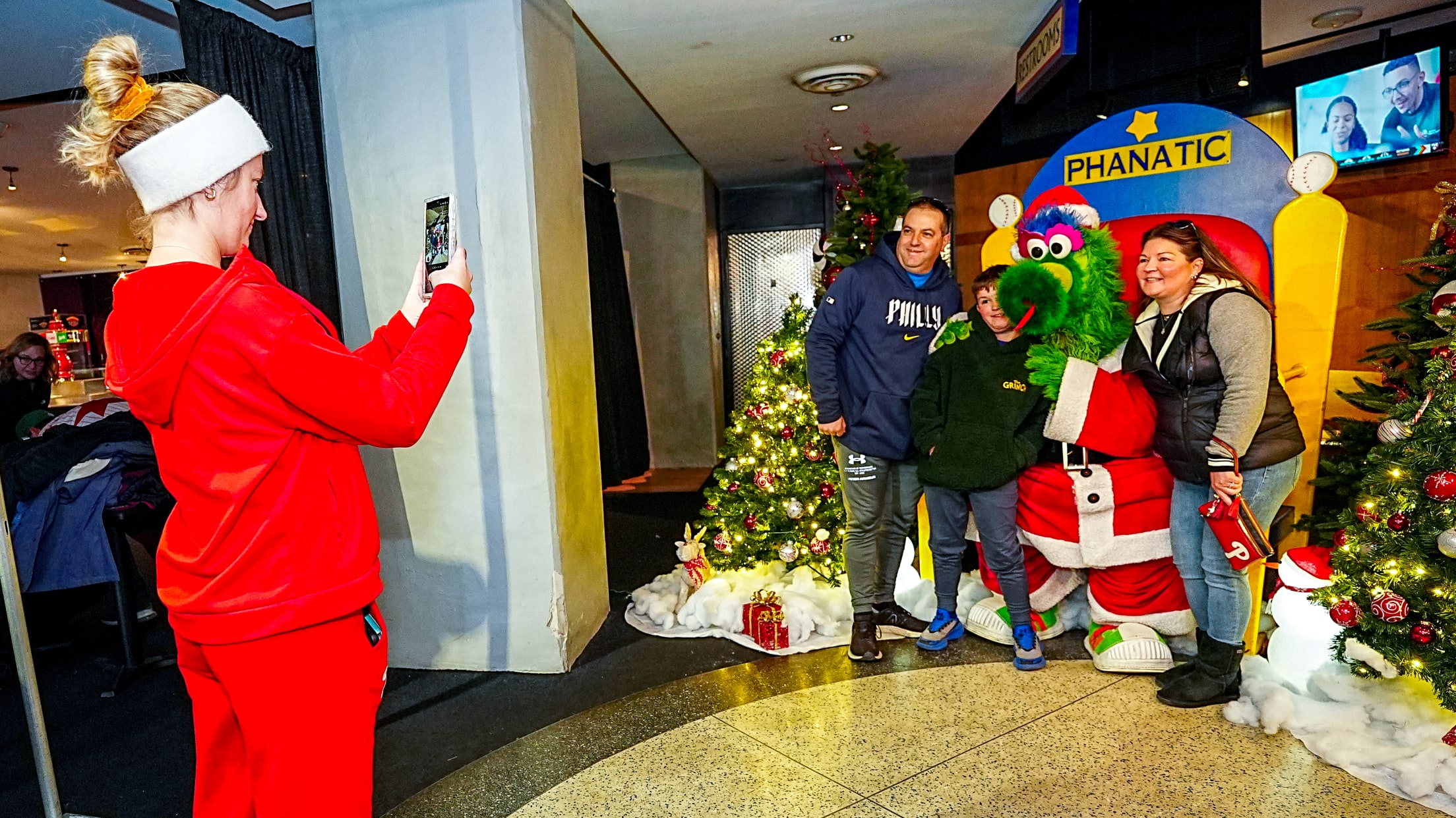 TreeLightingHolidaySale05870