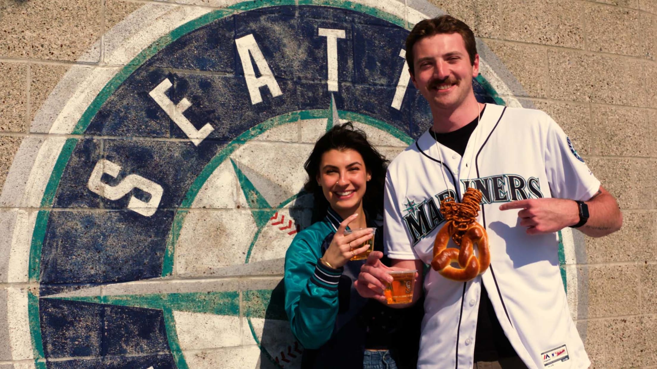 Mariners Pub Crawl Seattle Mariners