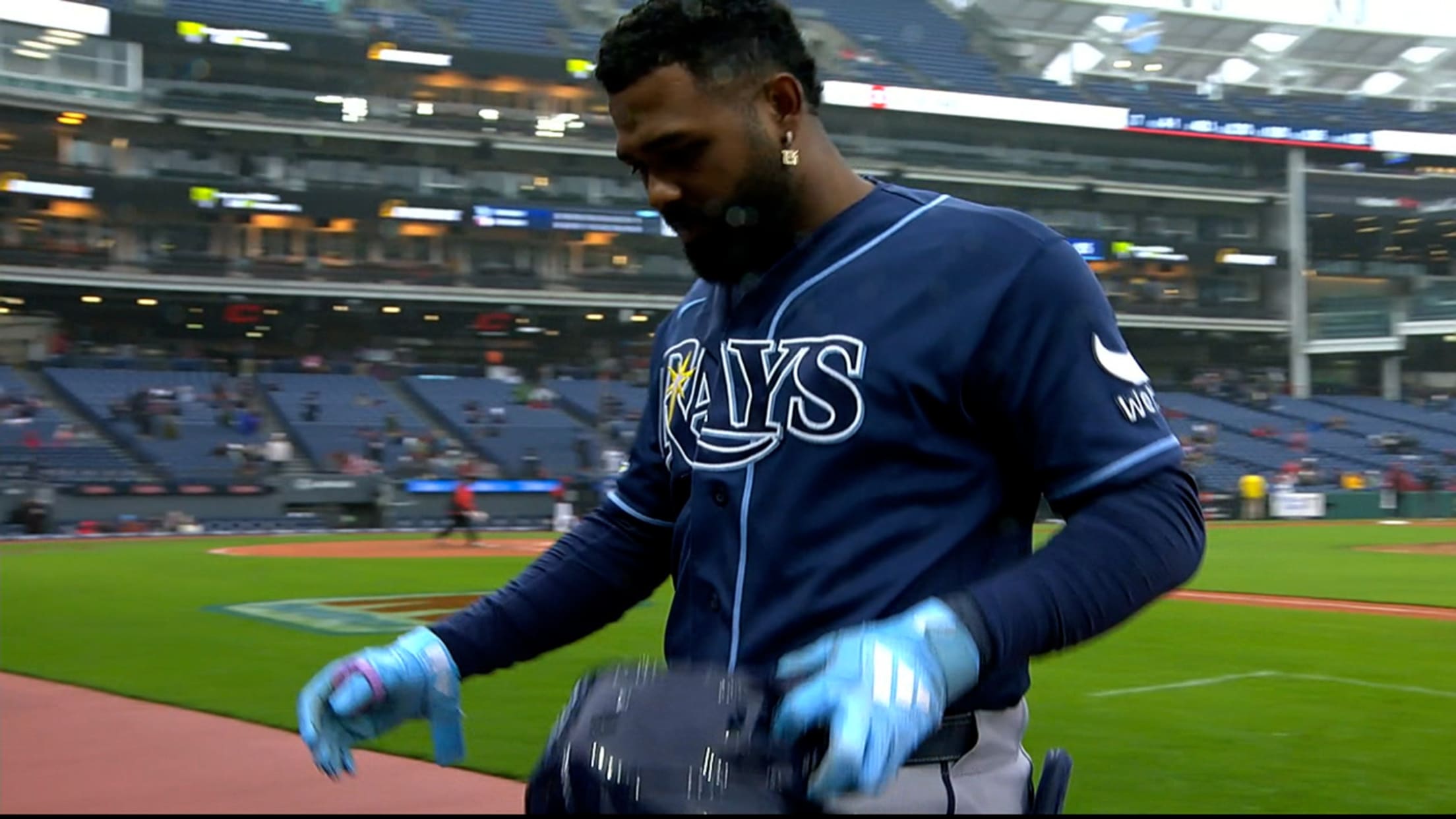 Junior Caminero exits game with injury