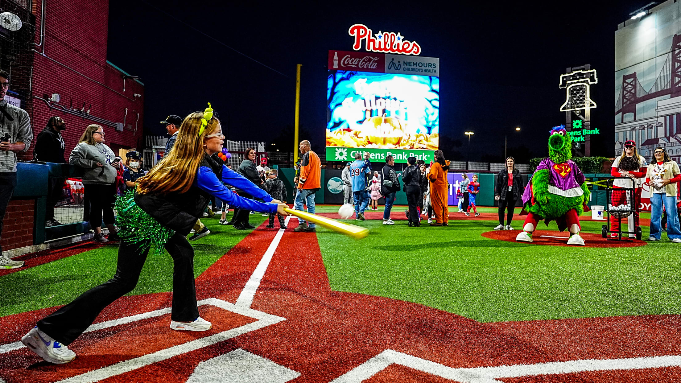 BallgirlsHalloweenParty163428