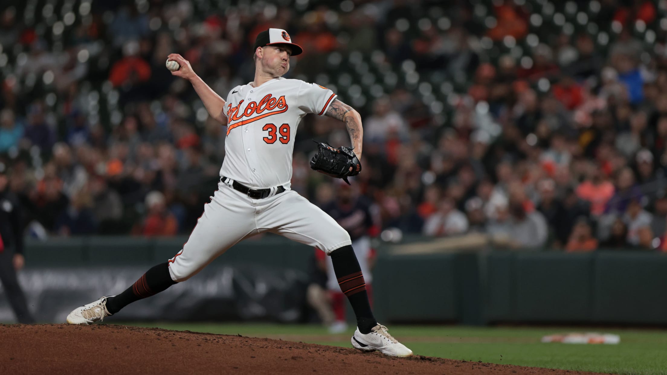 BAL- BI - Homestand In Focus - 1003 - 002