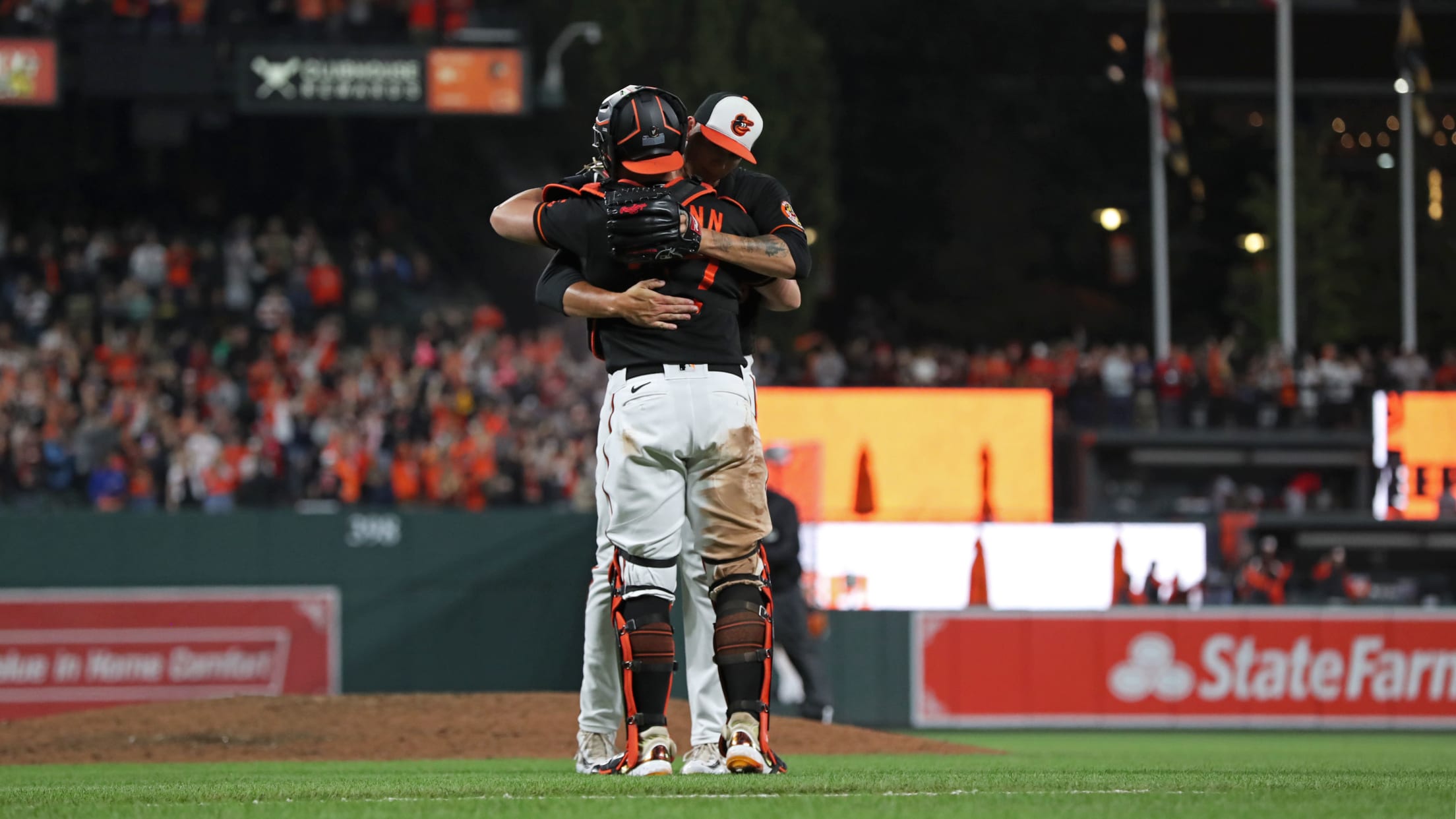 BAL- BI - Homestand In Focus - 1003 - 030