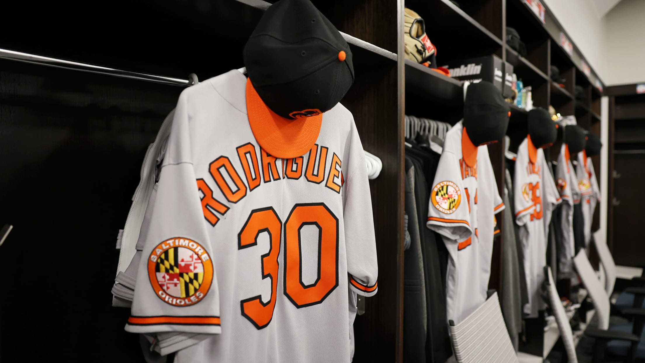 BAL-BI-Grayson-Debut - 002