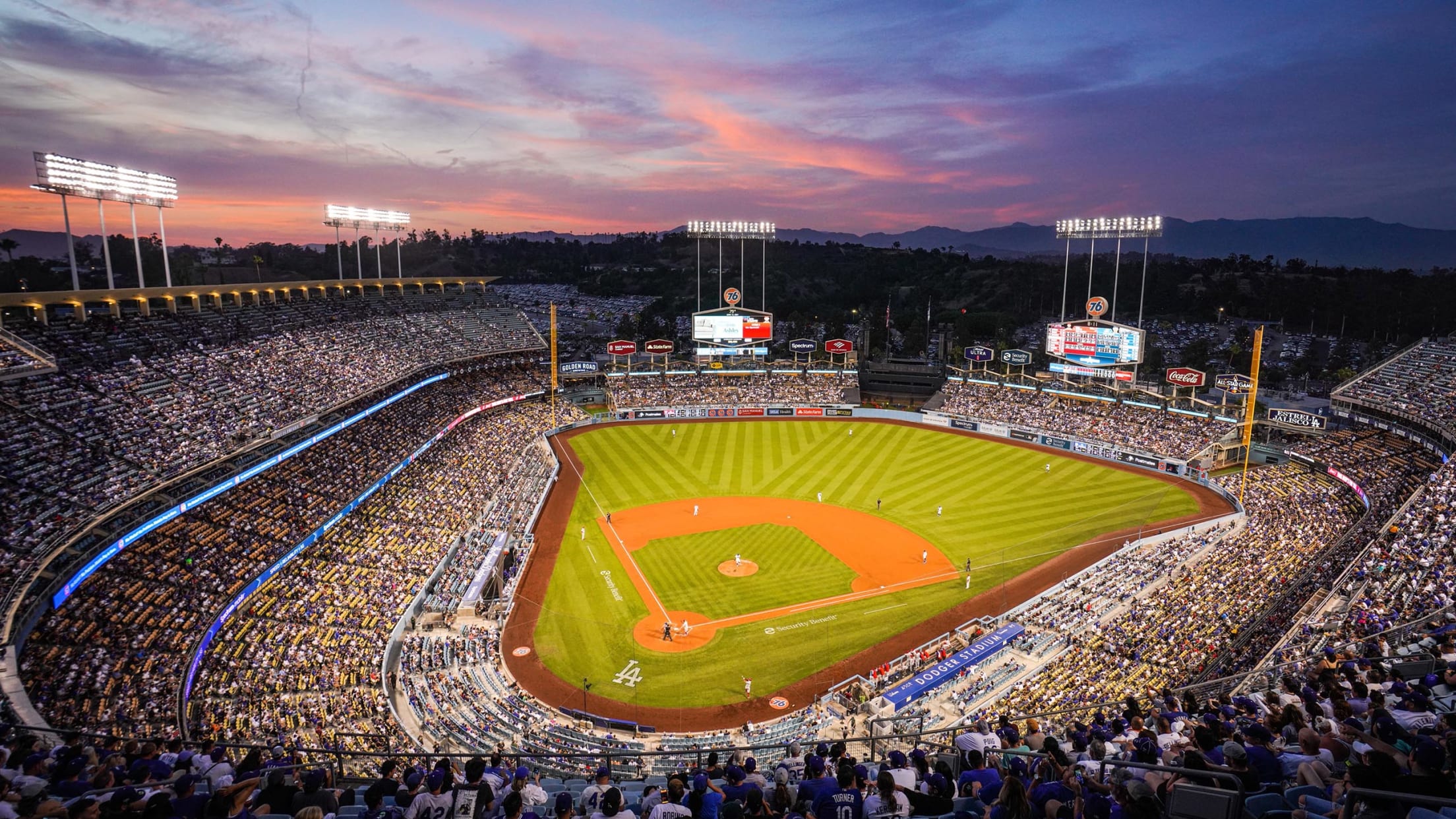 Dodgers Break MLB Record For Tickets Sold To Special Event Game With Mexican  Heritage Night At Dodger Stadium