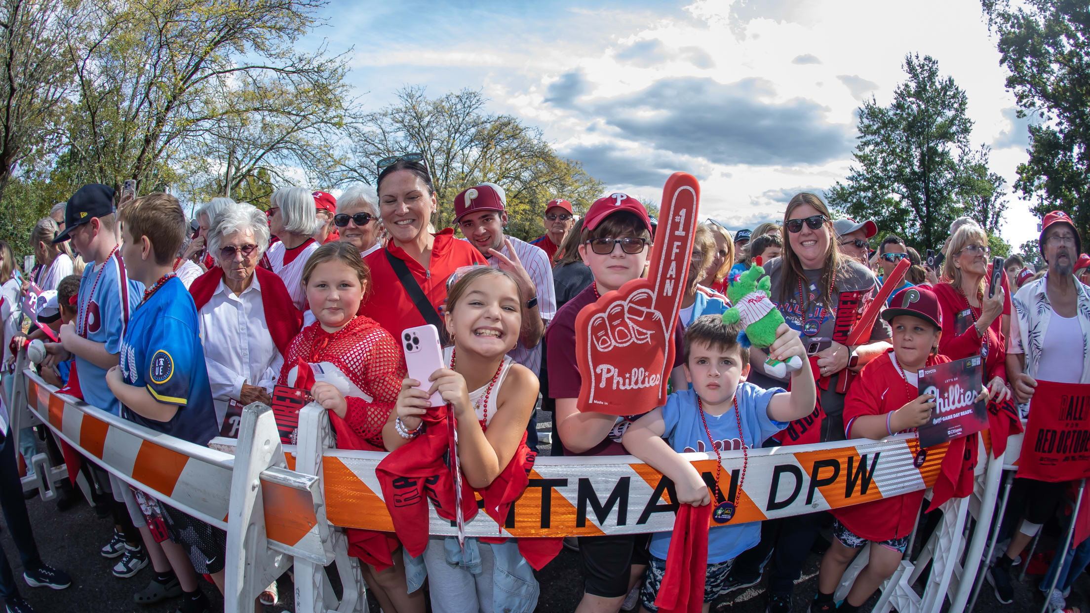 20251002_Rally_Red_October_Bus_Waterfalls-50