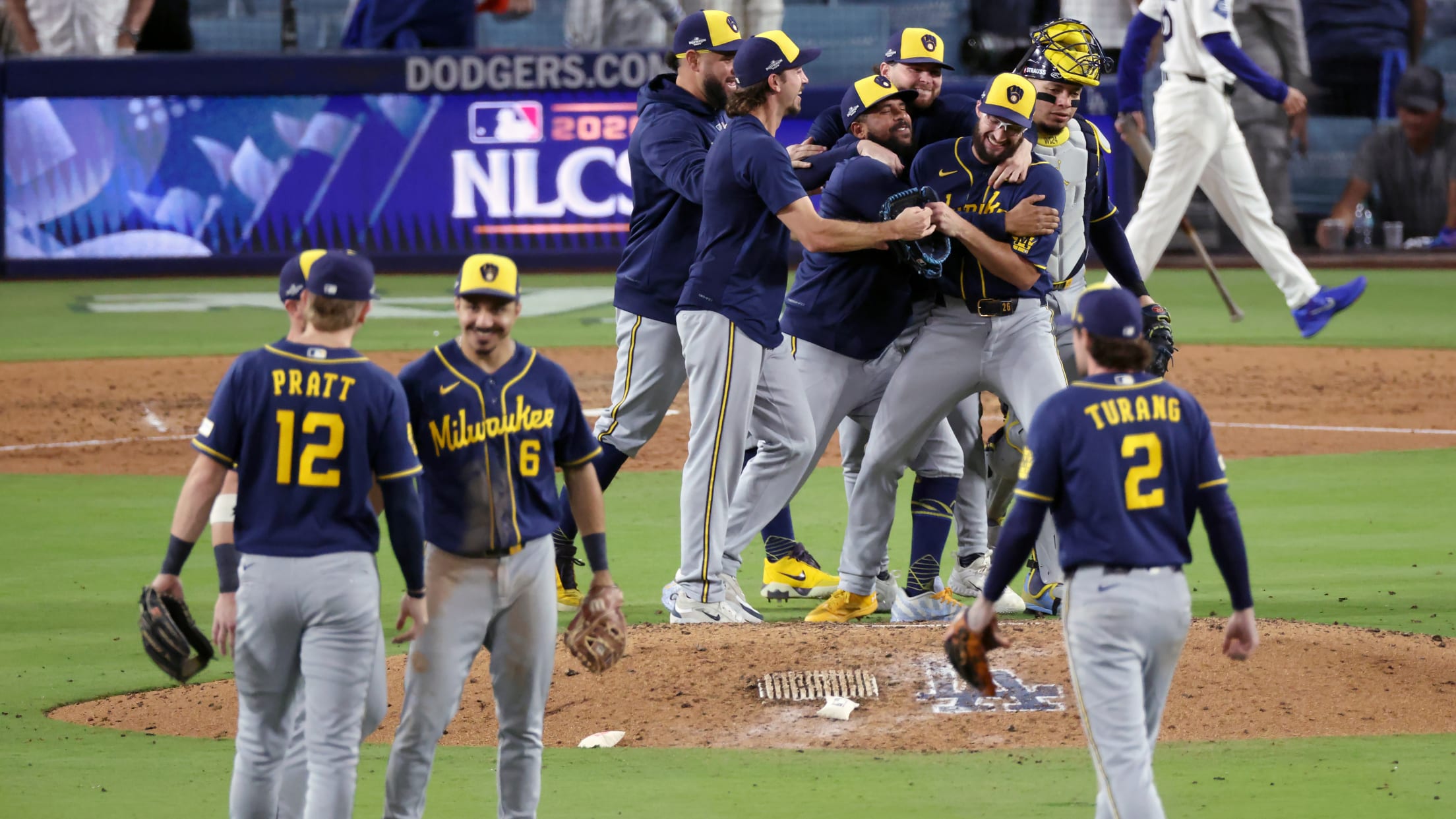 Brewers clinch 2026 NL pennant!
