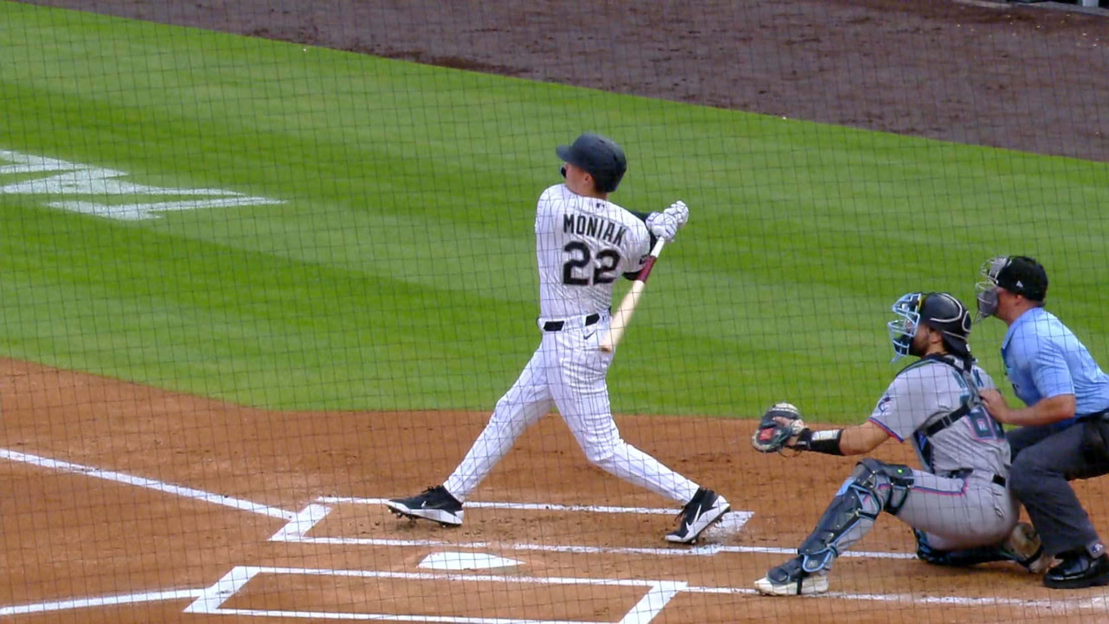 Mickey Moniak's solo homer (13)