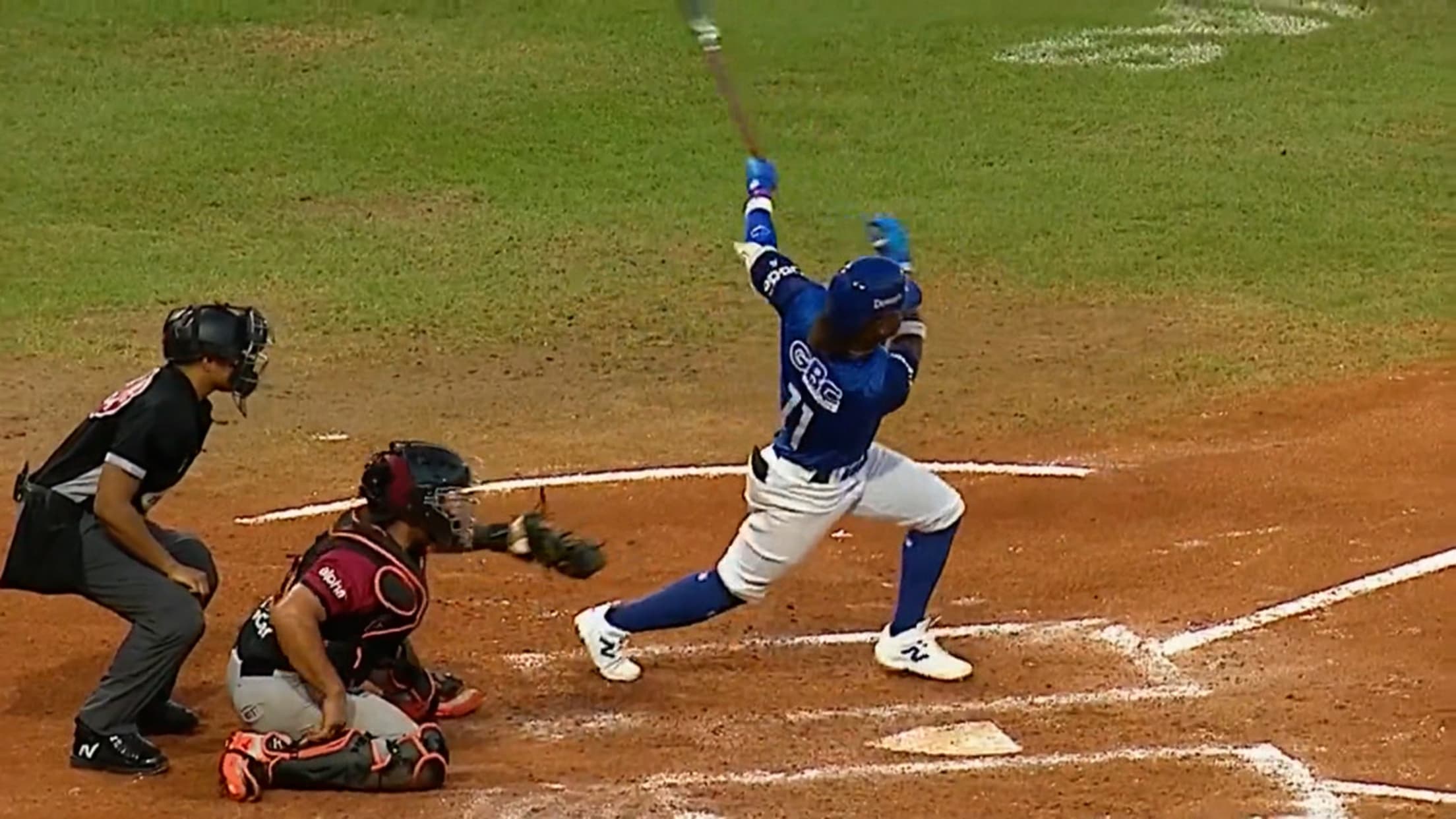 Yamal Encarnación conecta doble