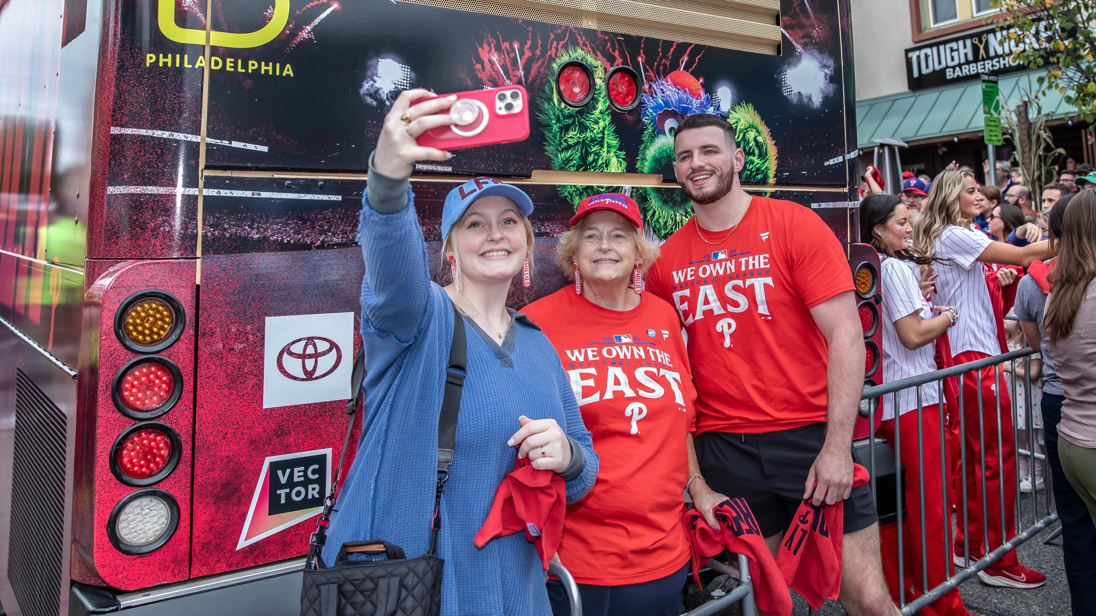 20241002_Phillies_Bus_Rally_Waterfalls-63