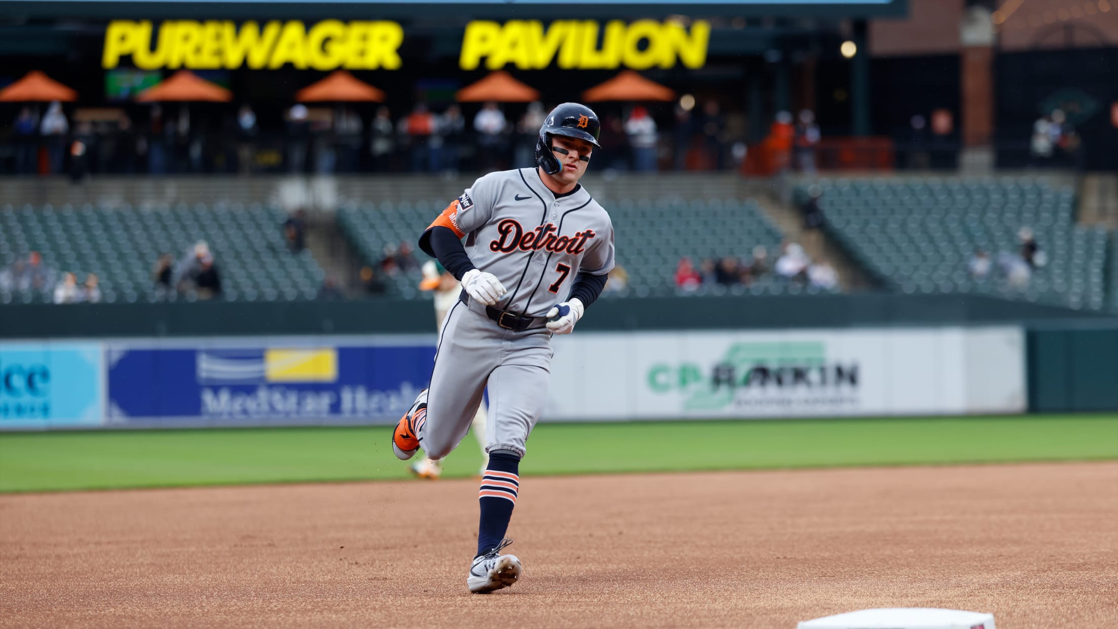 Kevin McGonigle's FIRST-PITCH home run! (3)