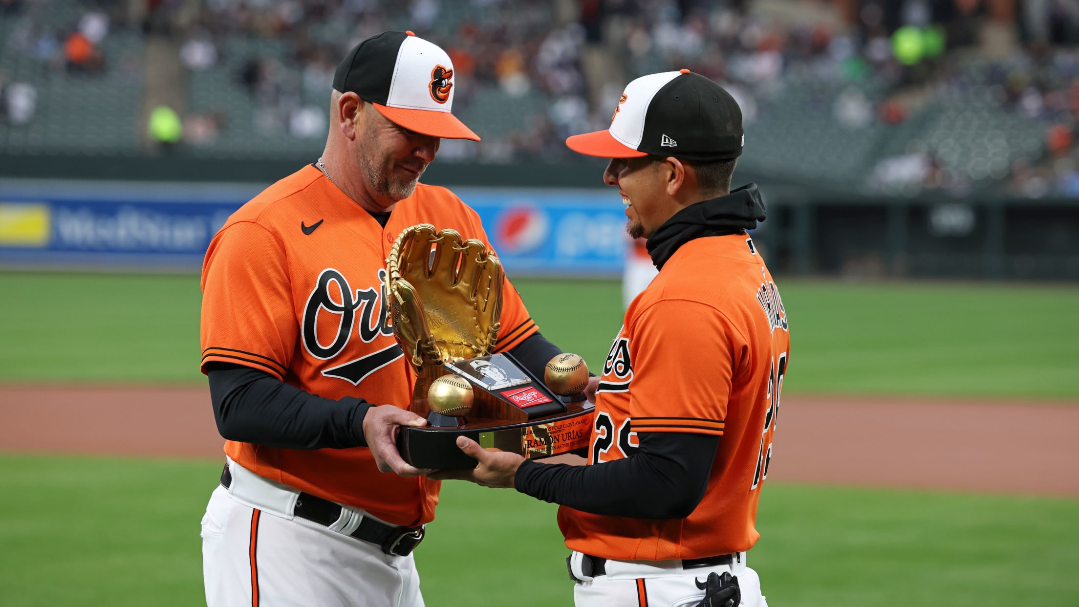 BI-BAL-Urias Insider Story - 011