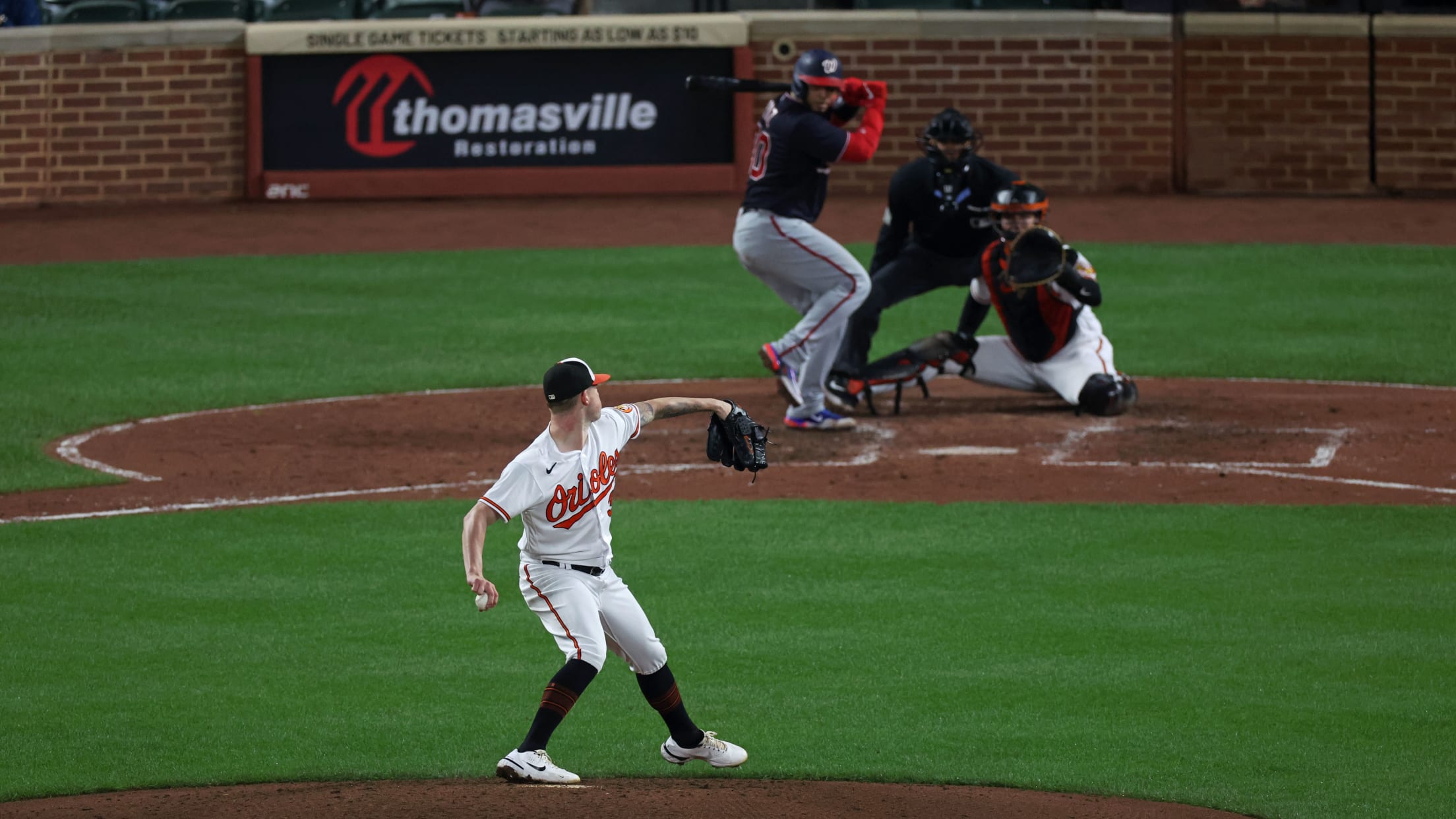 BAL- BI - Homestand In Focus - 1003 - 003