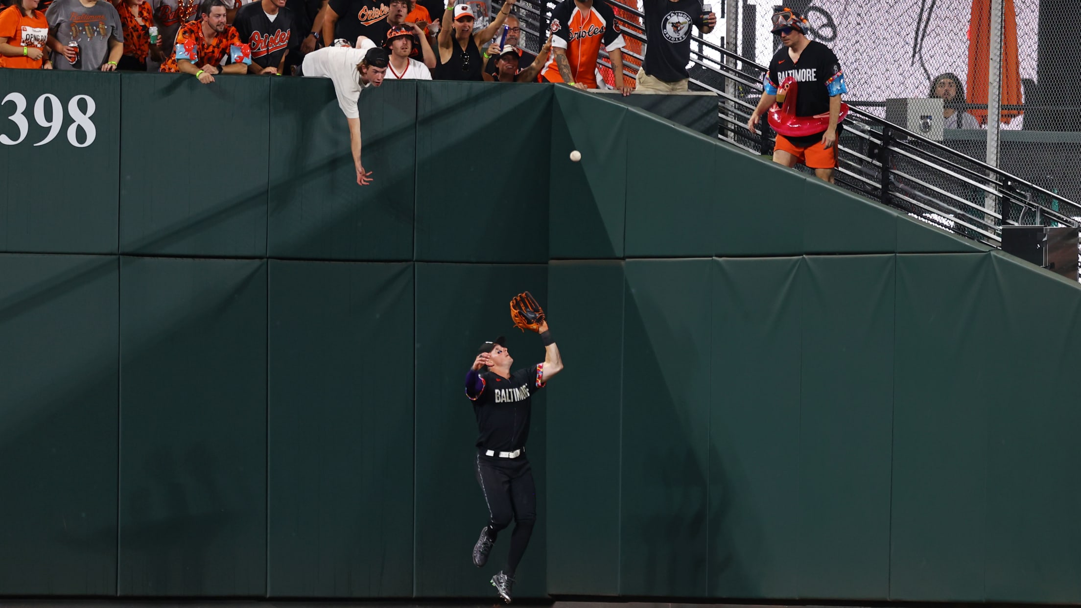 BAL-BI-Homestand-in-focus-083123-062