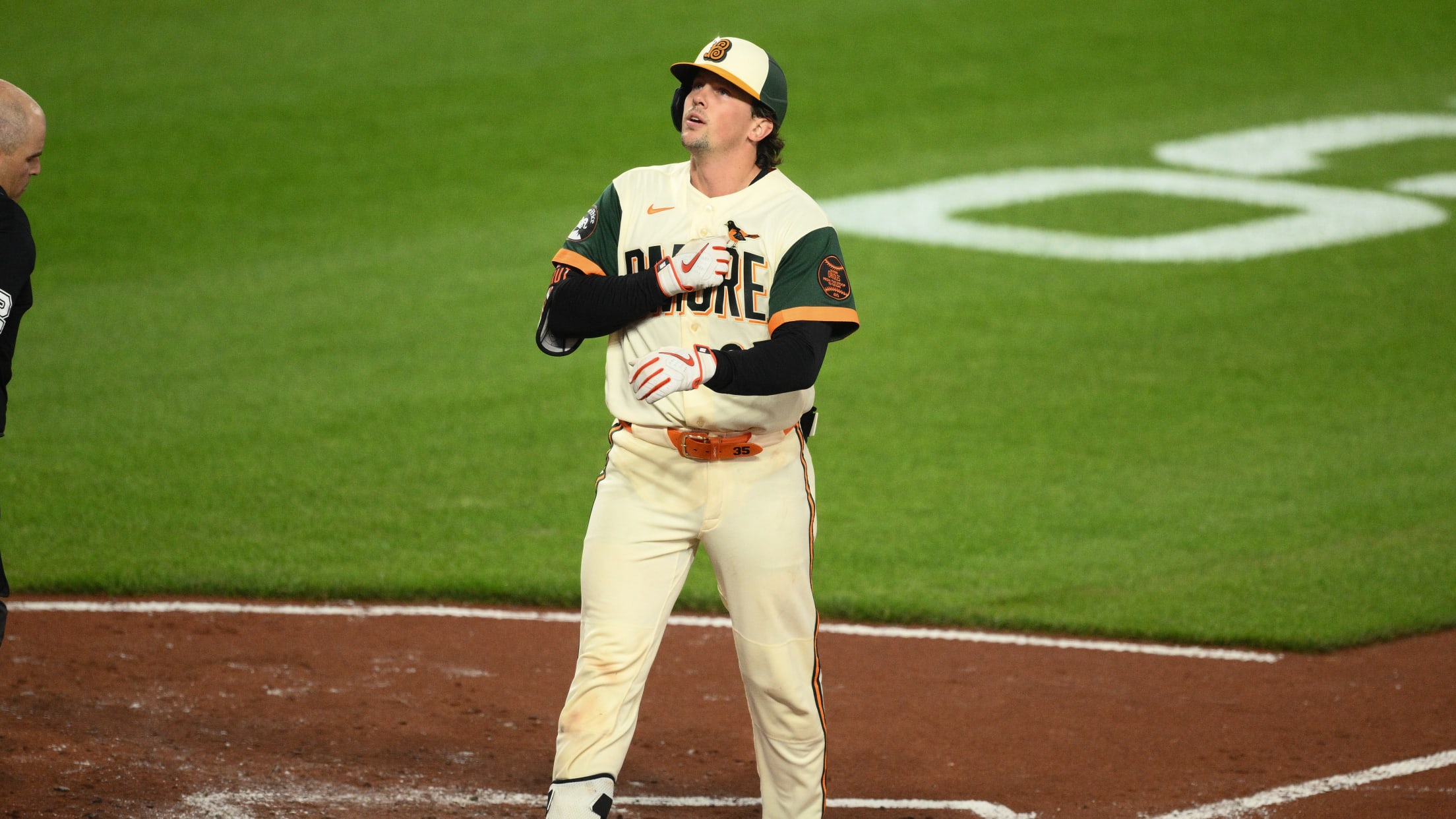 Adley Rutschman's second homer of the game (3)