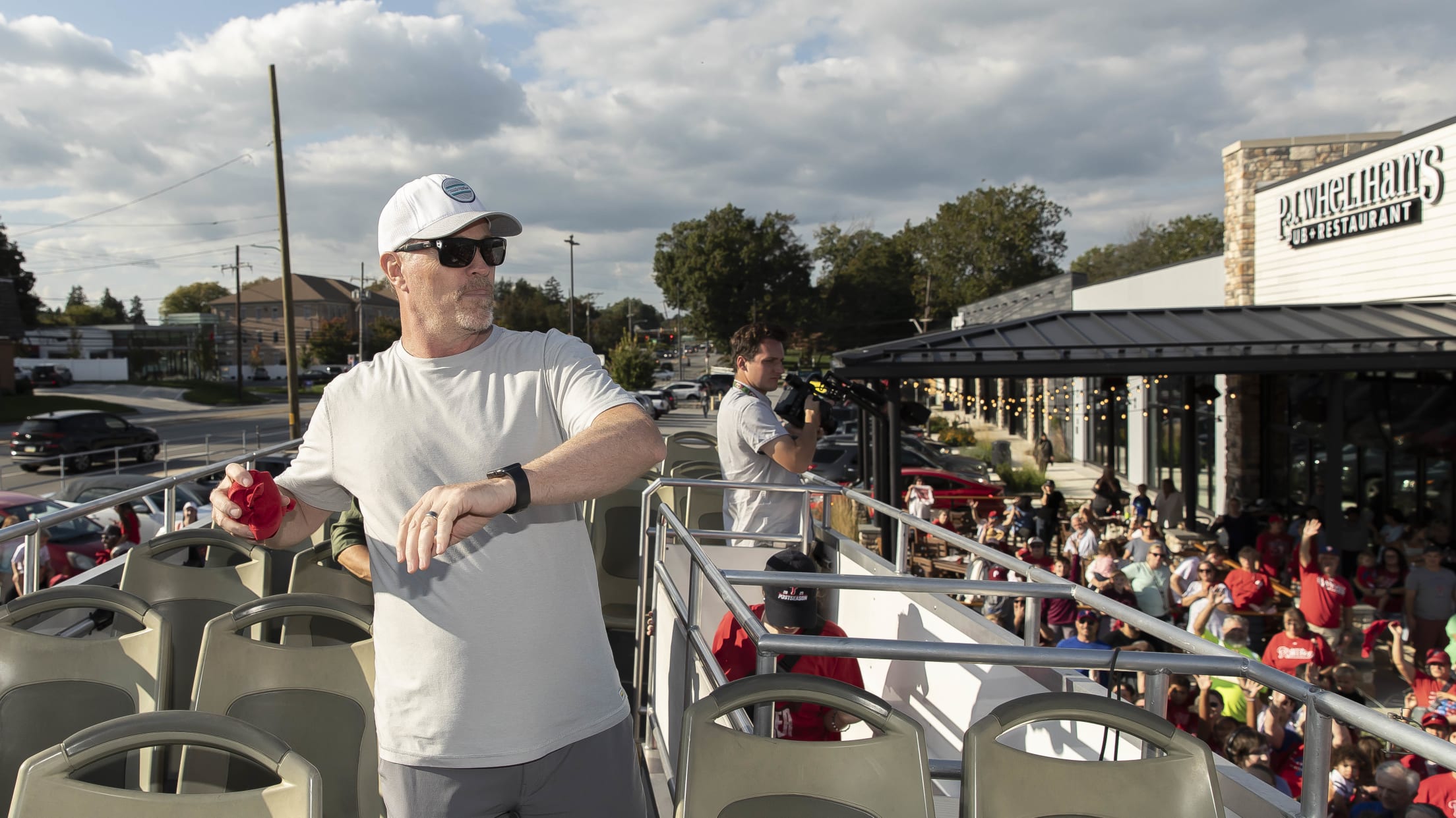 20231002_Phillies_Bus_Rally_Waterfalls-46