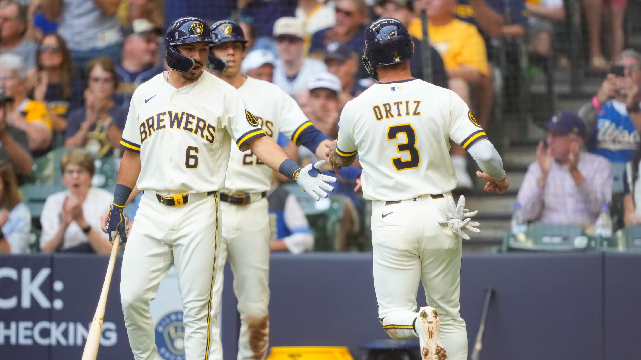 Brewers' offense records six runs in the 1st inning