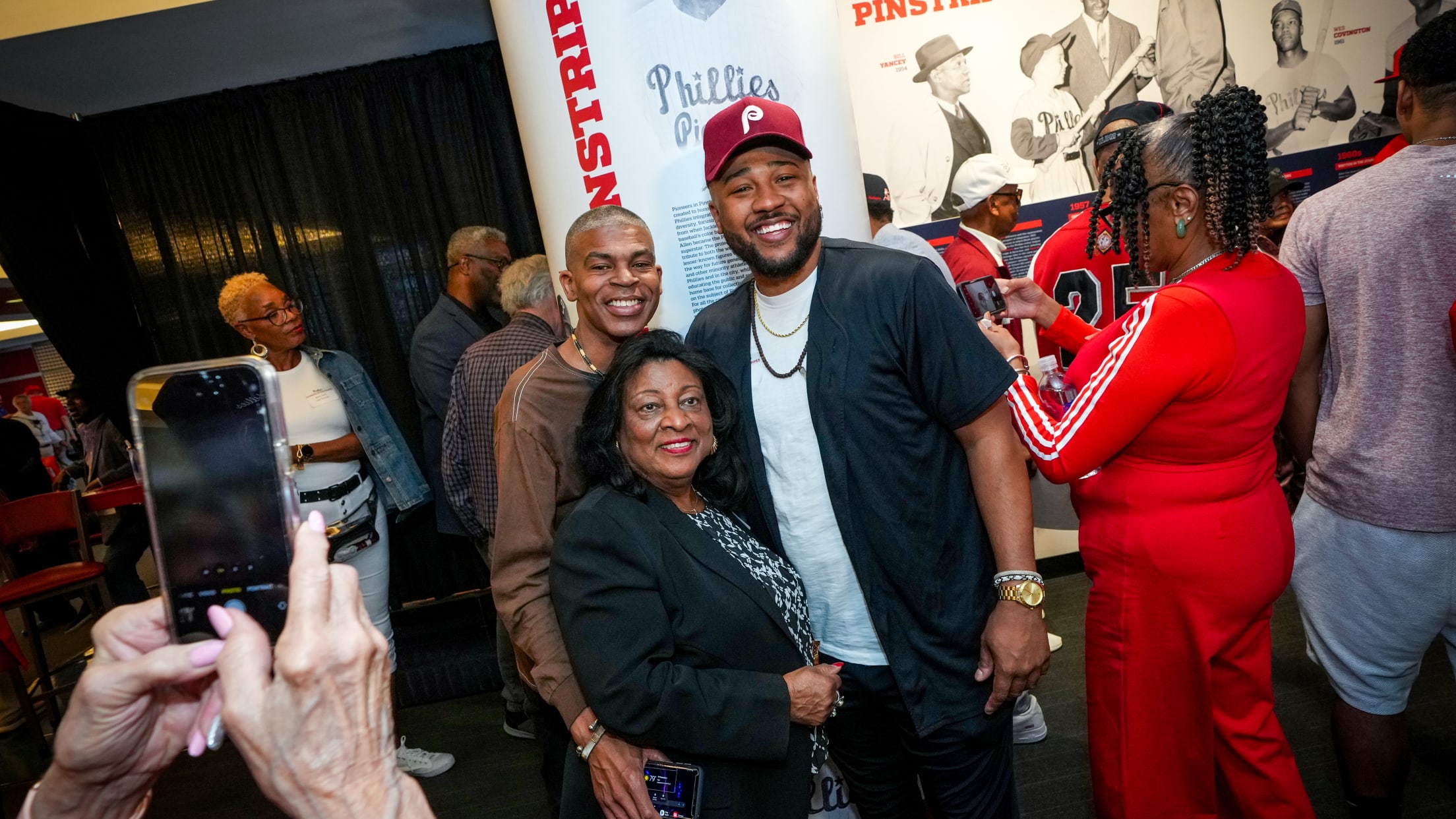 PioneersinPinstripes00844