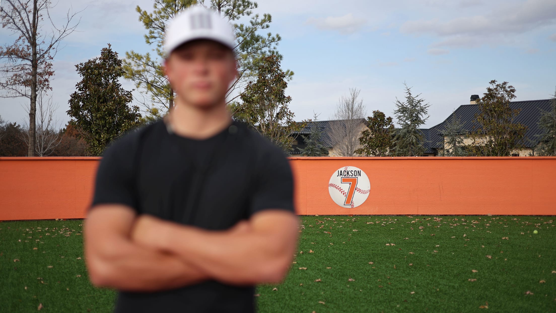 BAL-BI-021025-Holliday-Feature-088