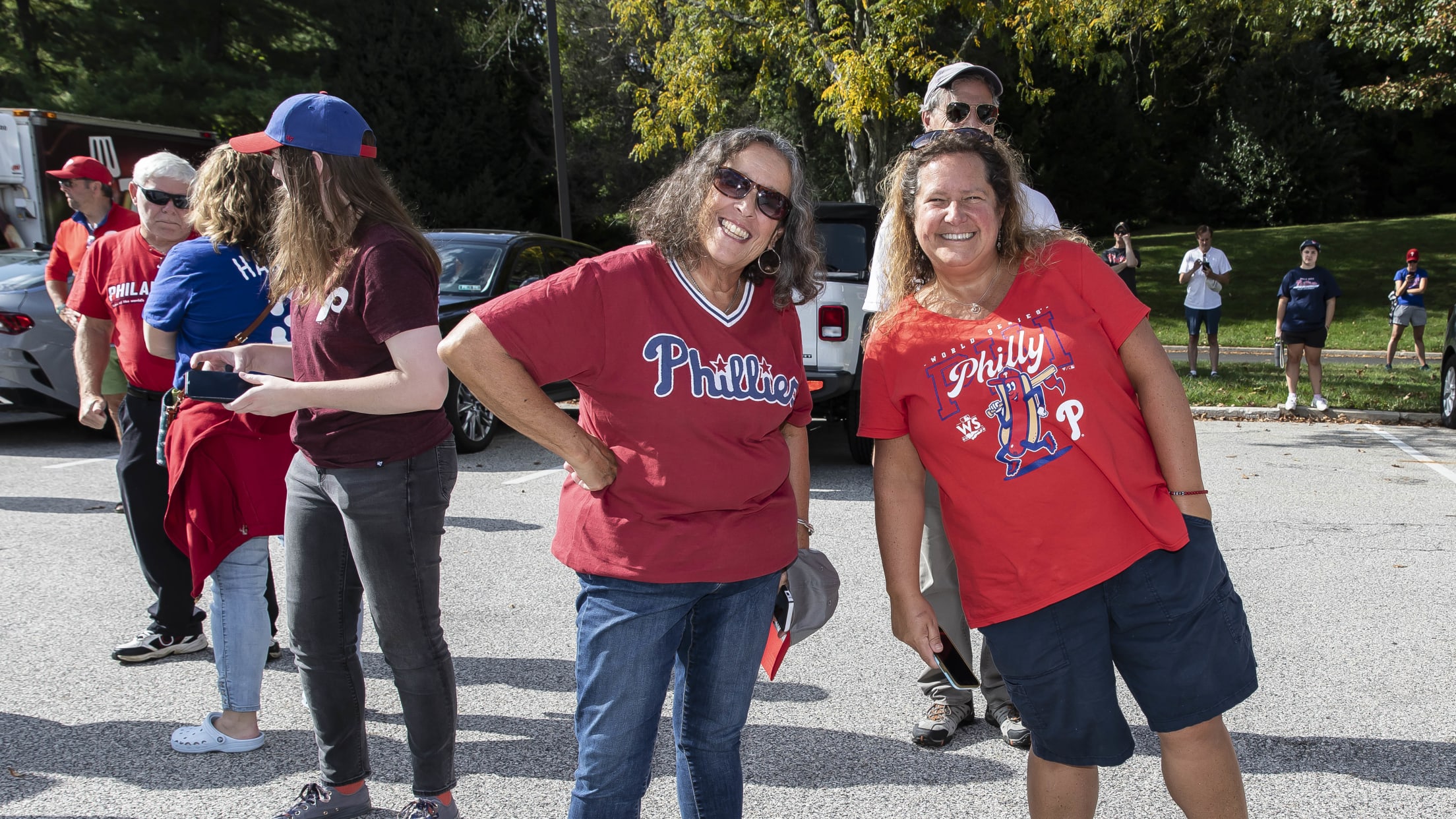 20231002_Phillies_Bus_Rally_Waterfalls-17