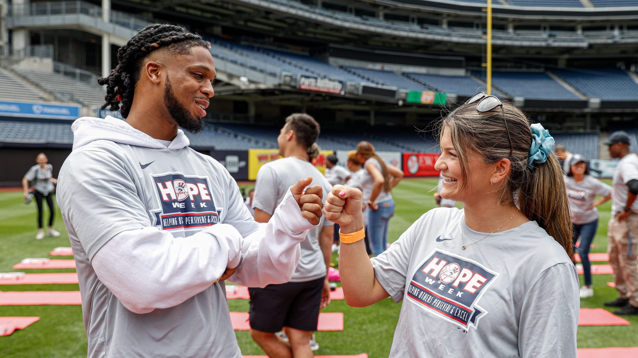 New York Yankees Hope Week Helping Others Persevere & Excel t