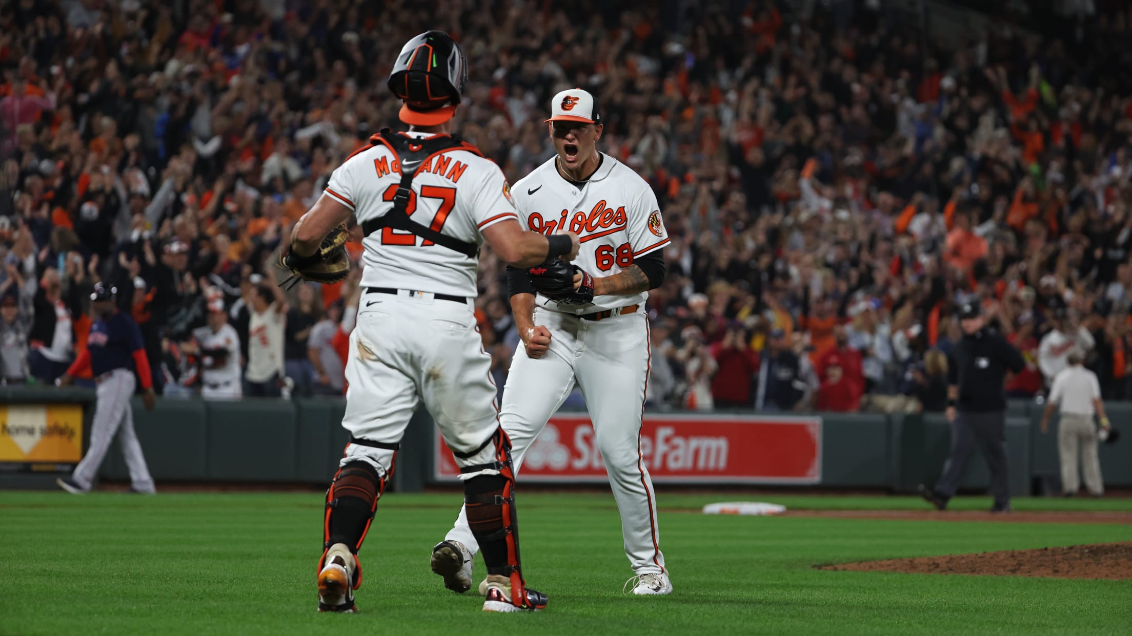 BAL- BI - Homestand In Focus - 1003 - 043