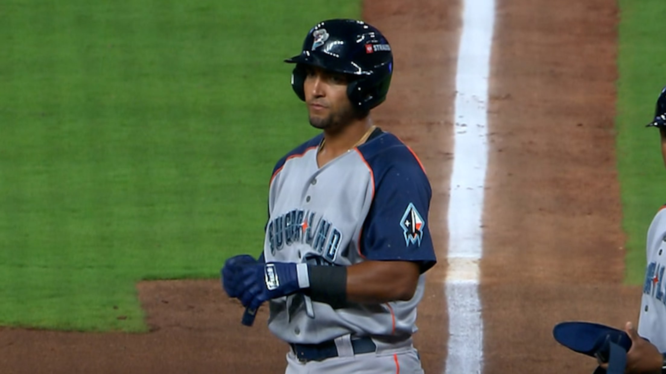 Carlos Pérez's second RBI single of the game