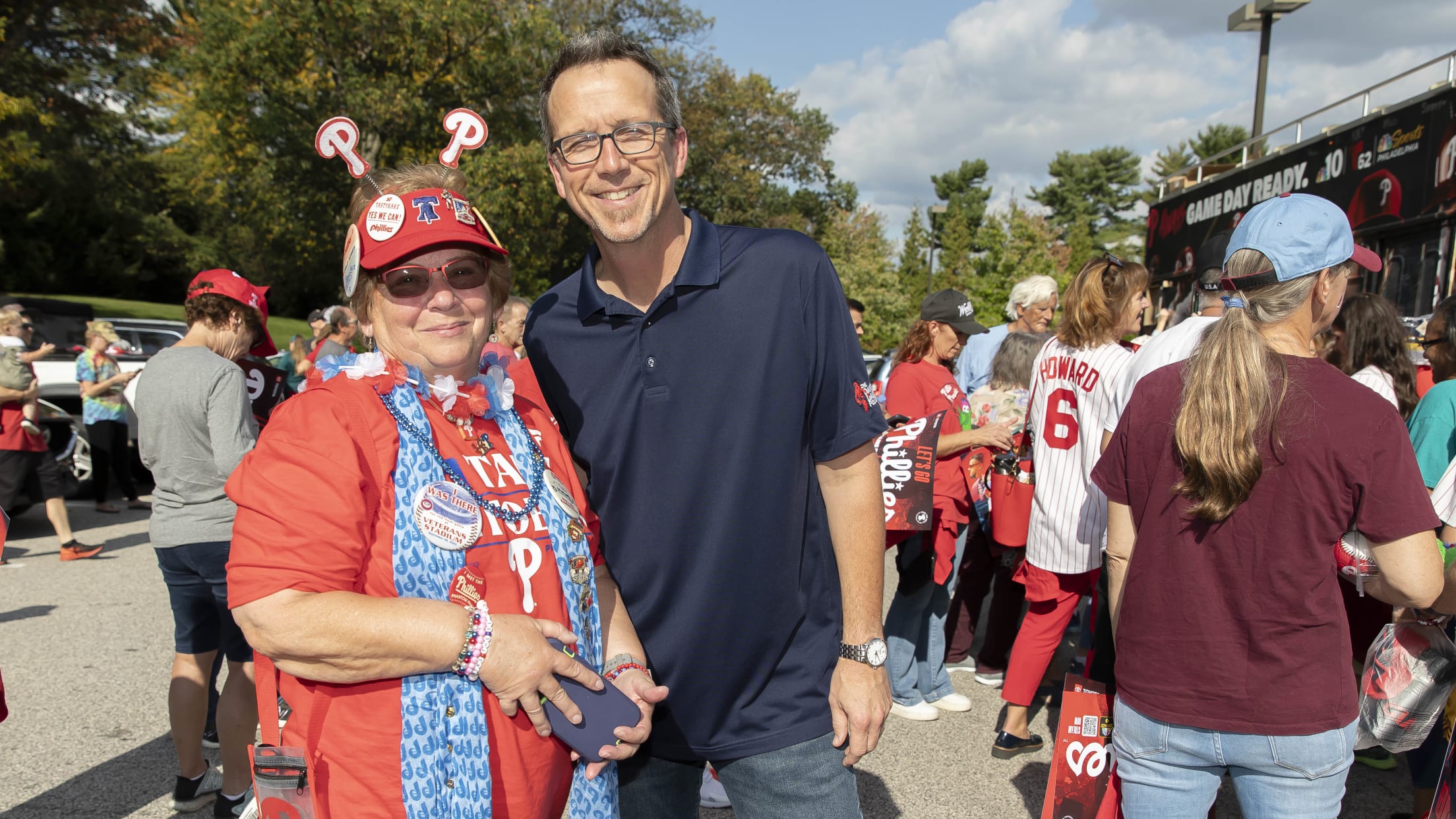 20231002_Phillies_Bus_Rally_Waterfalls-32