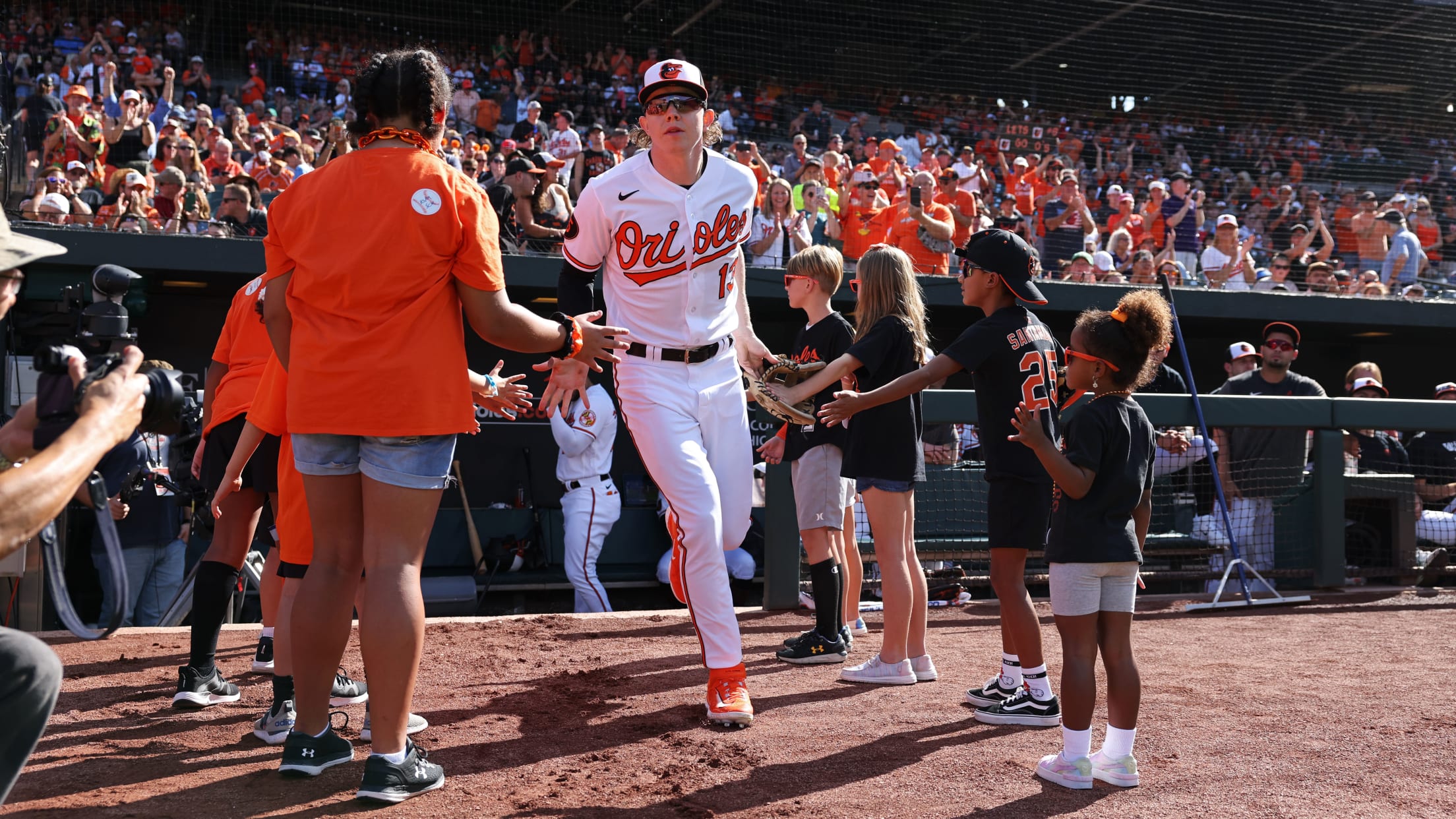 BAL- BI - Homestand In Focus - 1003 - 097