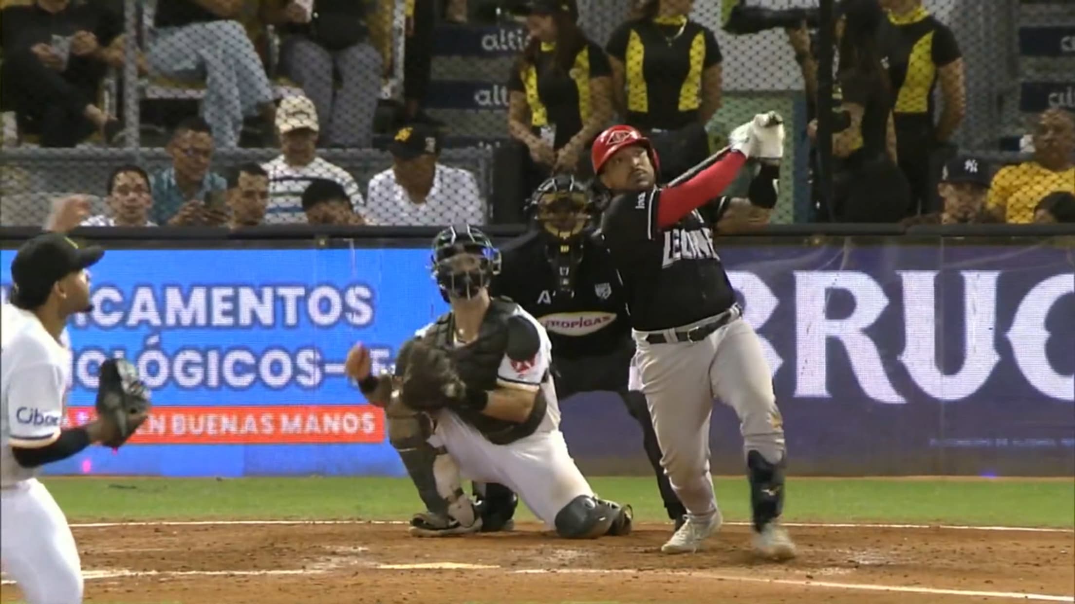 Chadwick Tromp pega doble productor