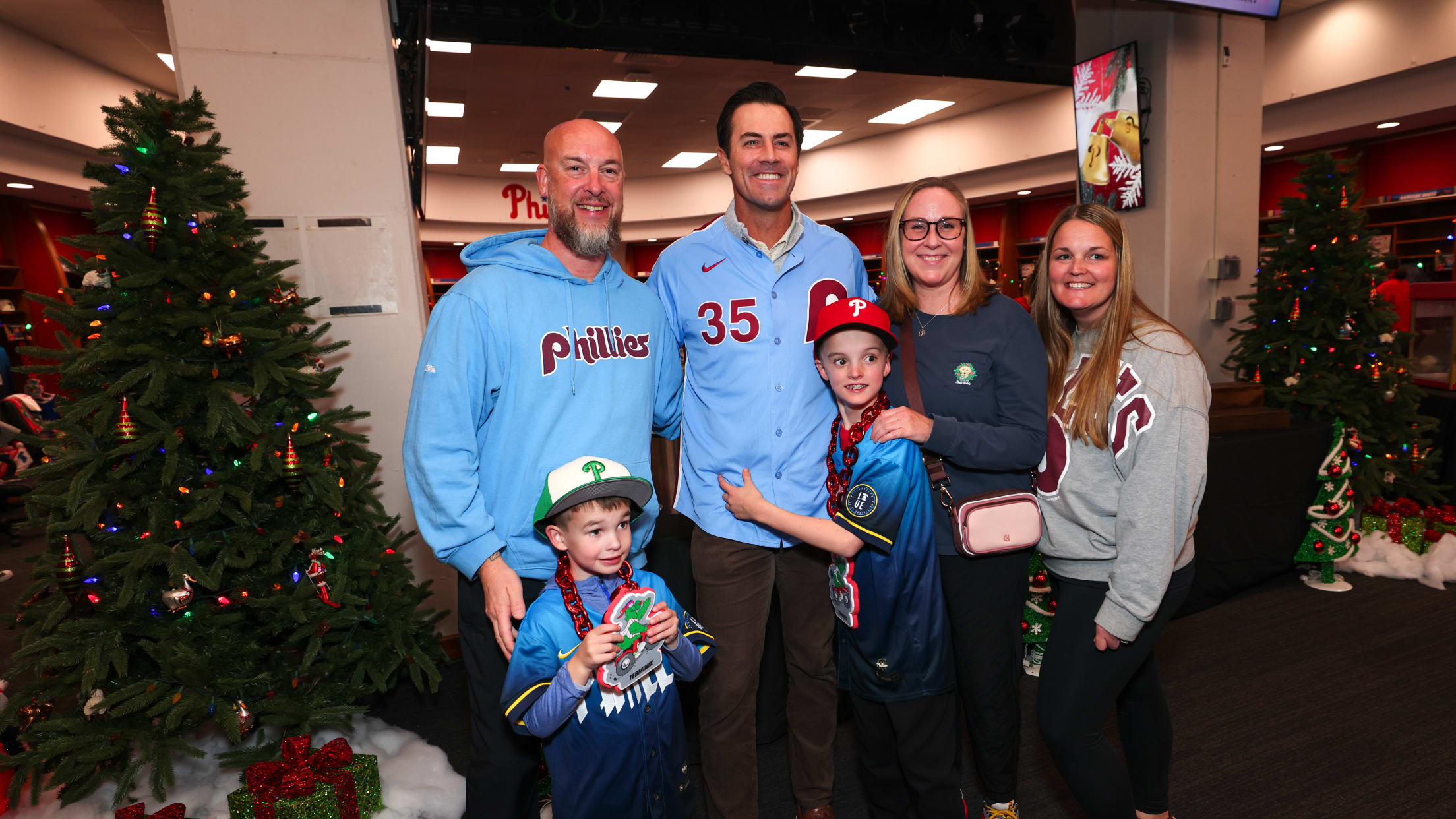 20251212_Ballgirls Holiday Party-32