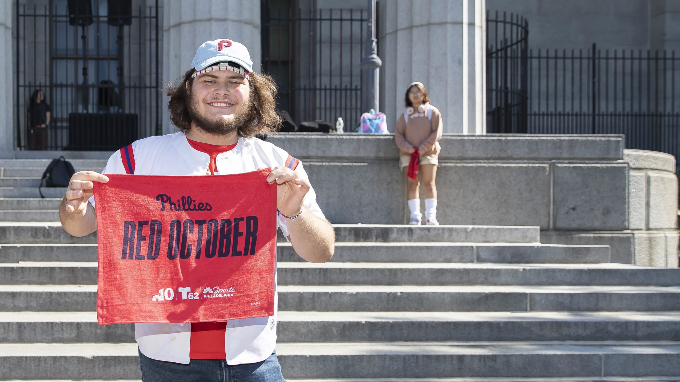 20231002_Phillies_Bus_Rally_Waterfalls-6