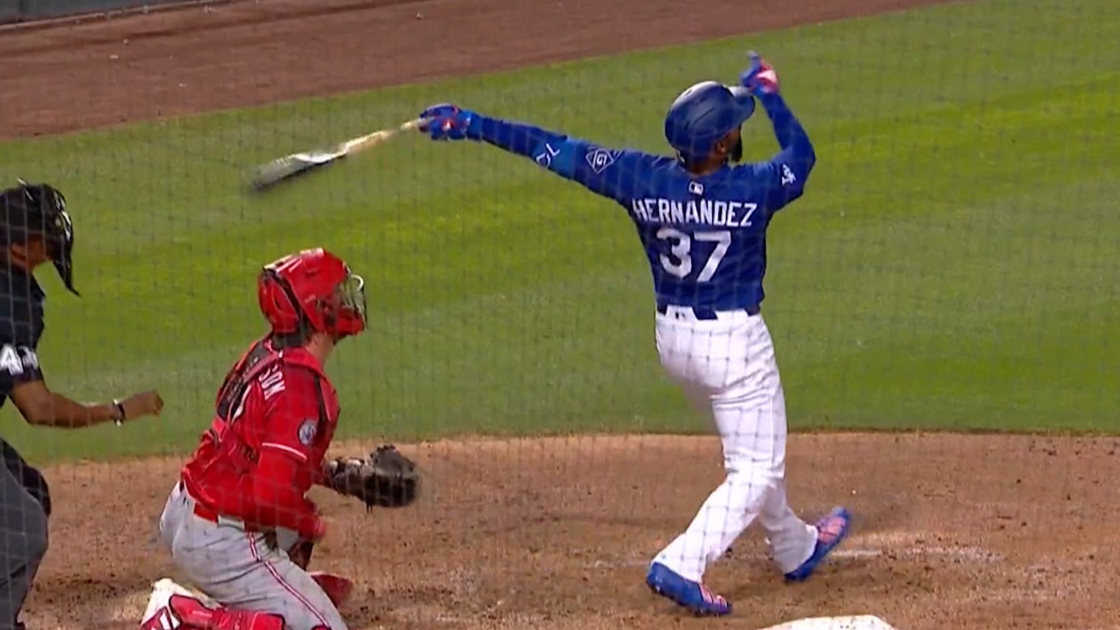 Teoscar Hernández's two-run home run