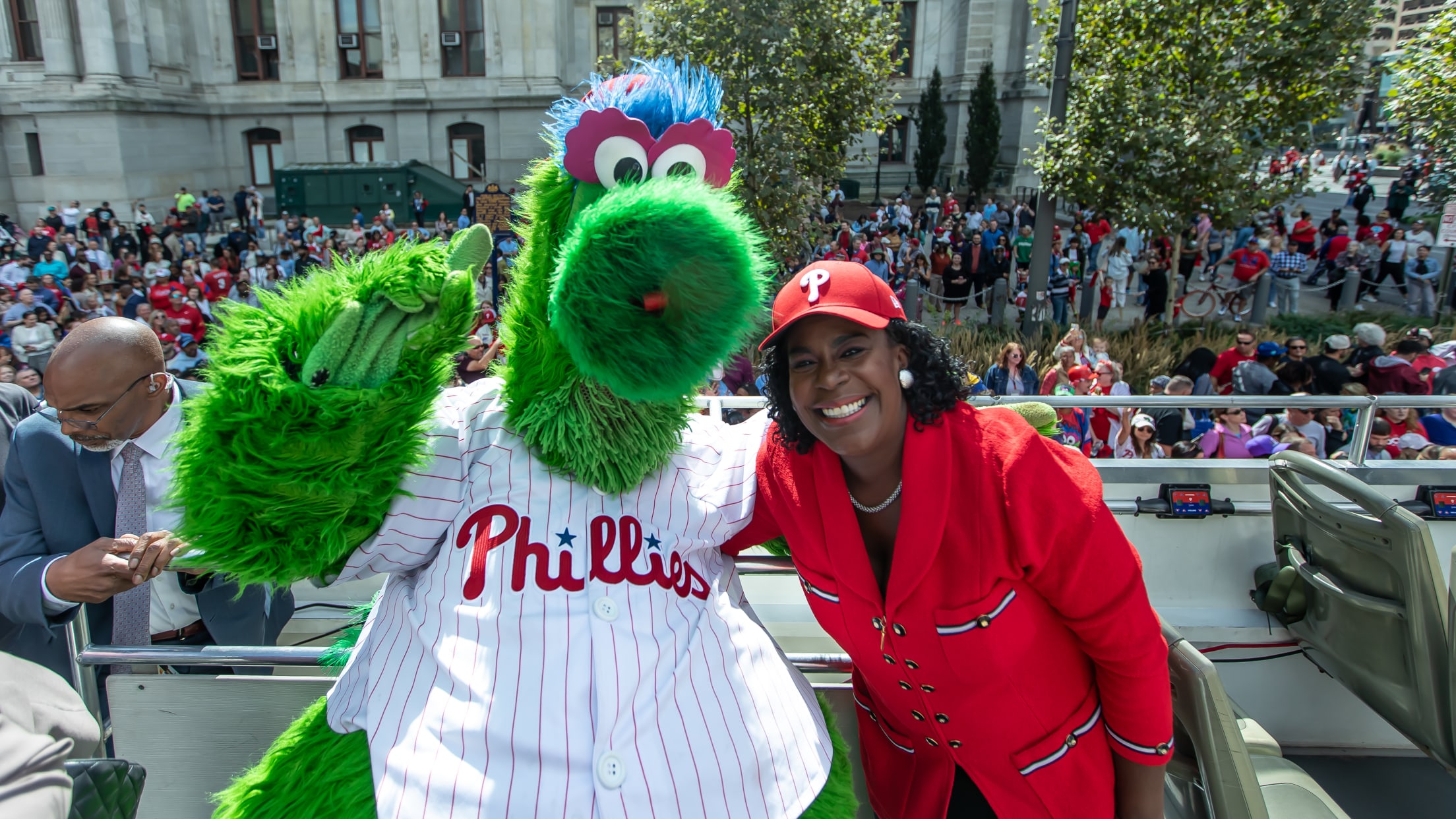 20251002_Rally_Red_October_Bus_Waterfalls-16