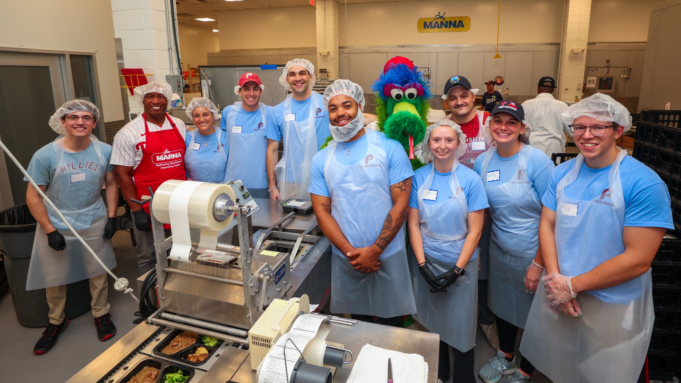 20240723_Manna Phillies Give Back-15