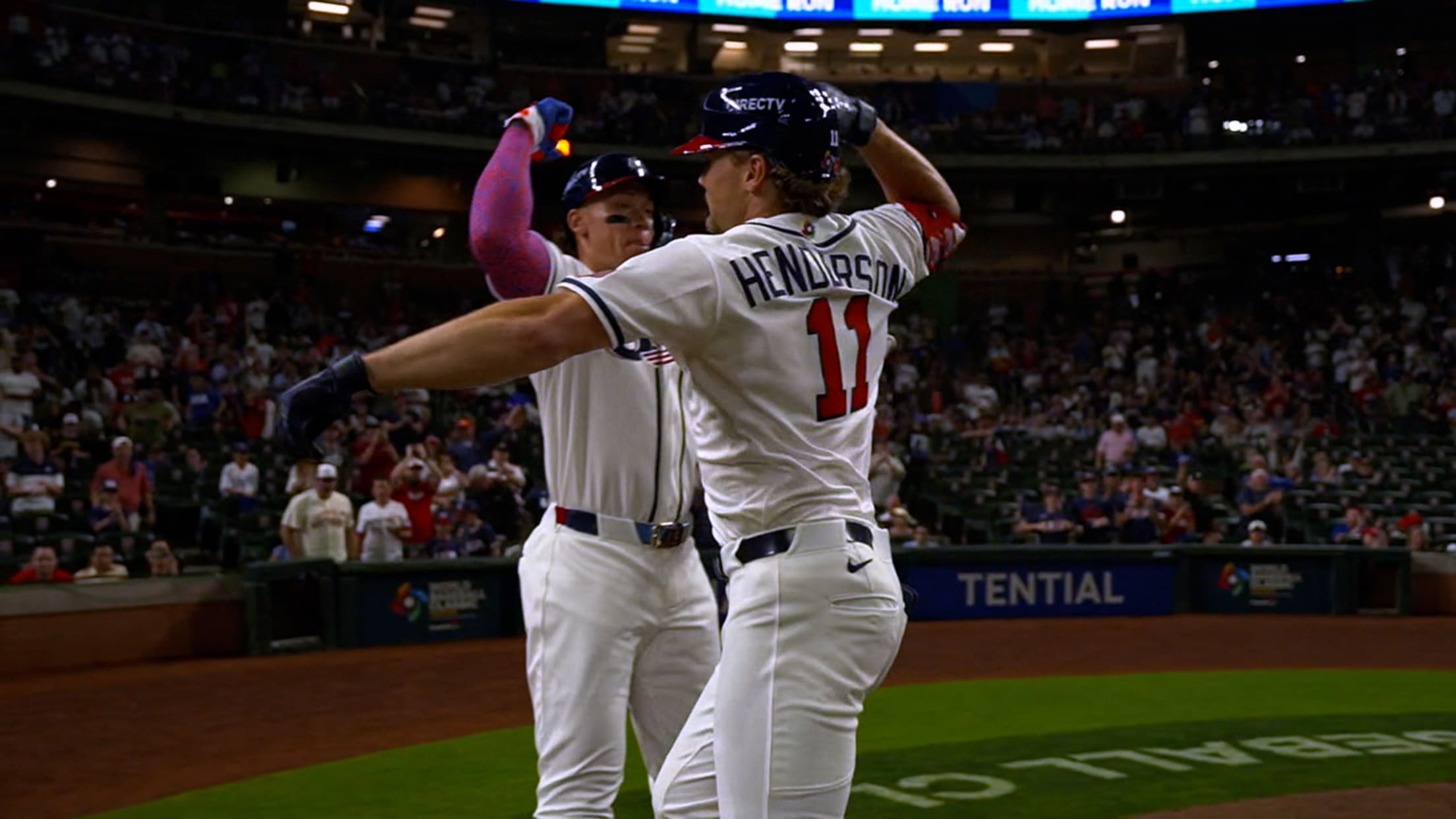 Henderson suena HR solitario