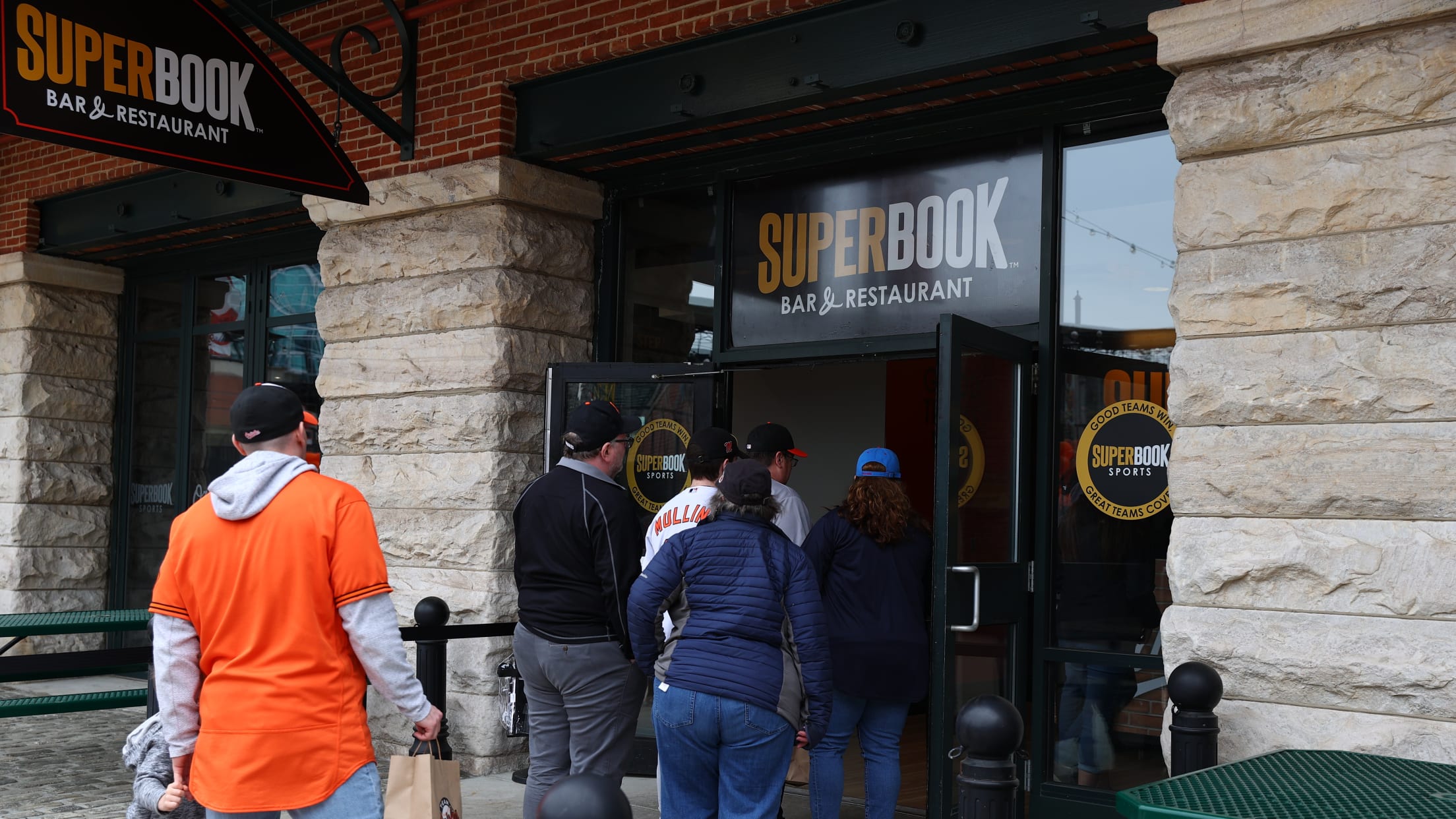 SuperBook Bar & Restaurant, a sports lounge, to replace Dempsey's Brew Pub  at Camden Yards – Baltimore Sun