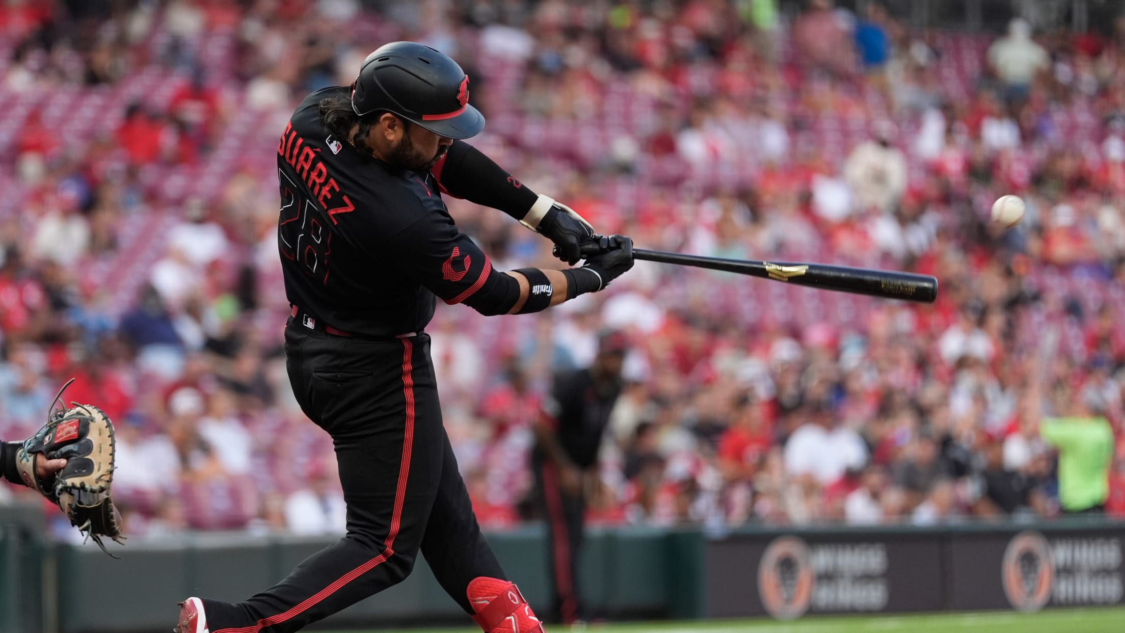Eugenio Suárez's 1,500th career hit is an RBI double