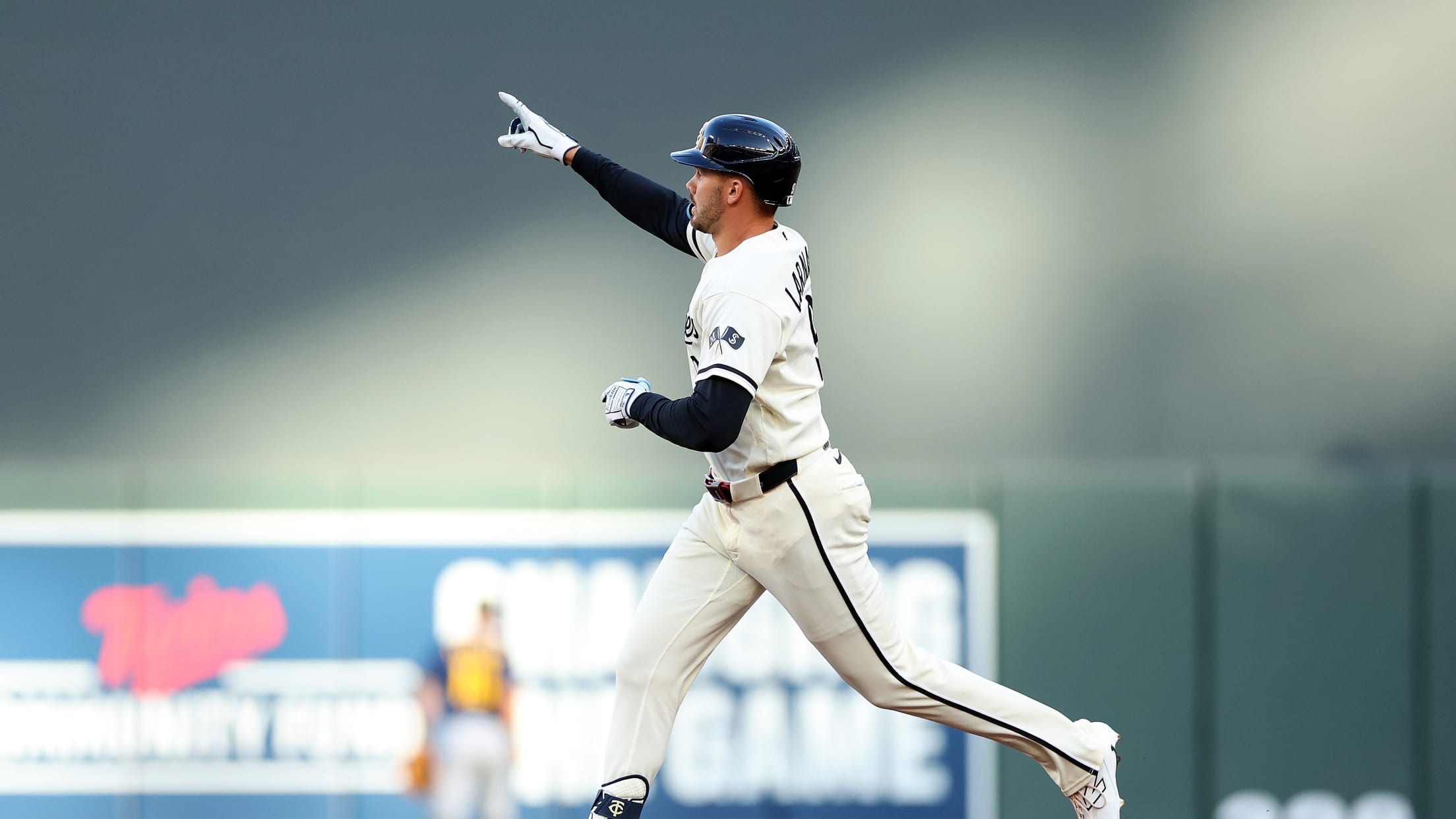 Trevor Larnach's solo home run (2)