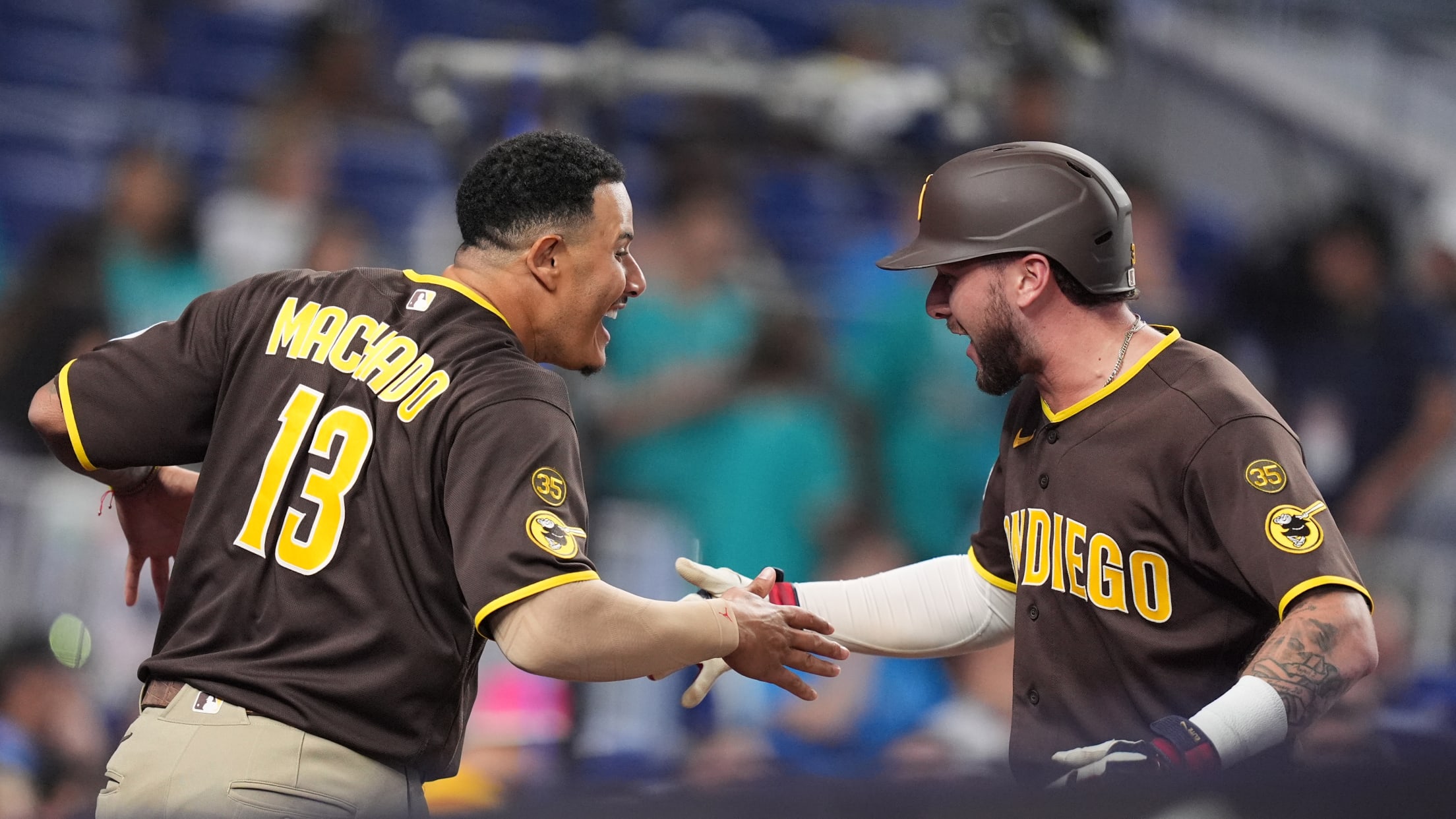 Machado, Merrill power Padres' 8th-inning comeback