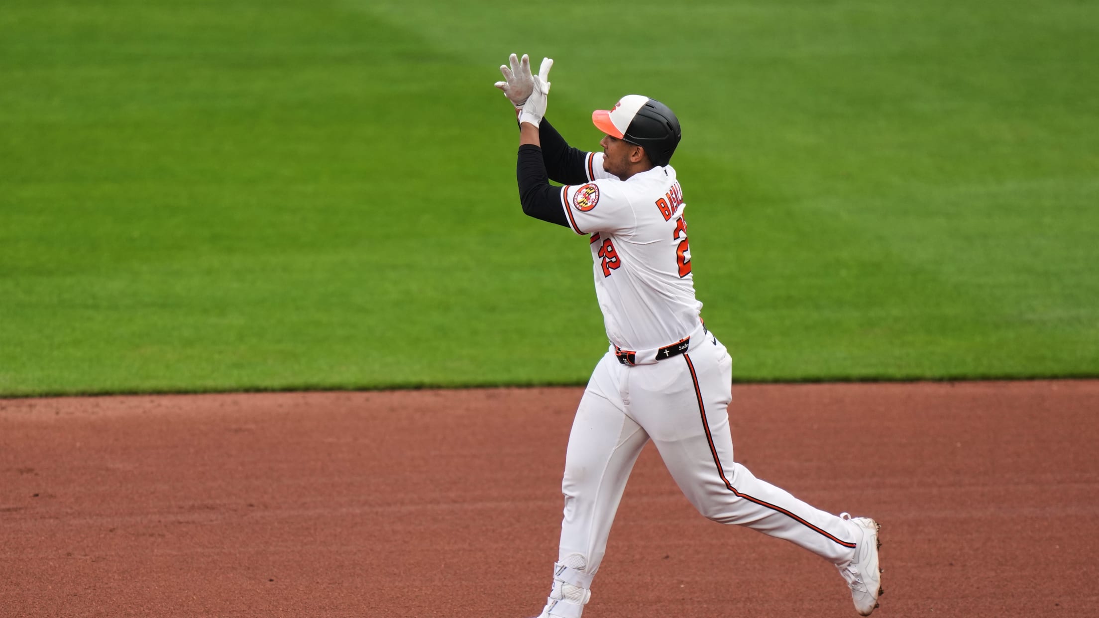 Samuel Basallo's first home run of the season