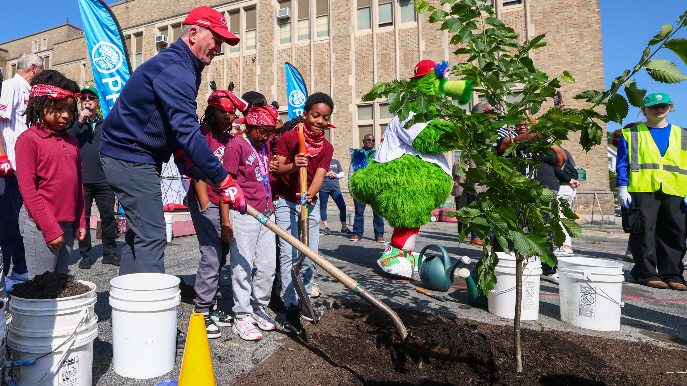 20250602_Tree Planting_Asplundh_PHS-37