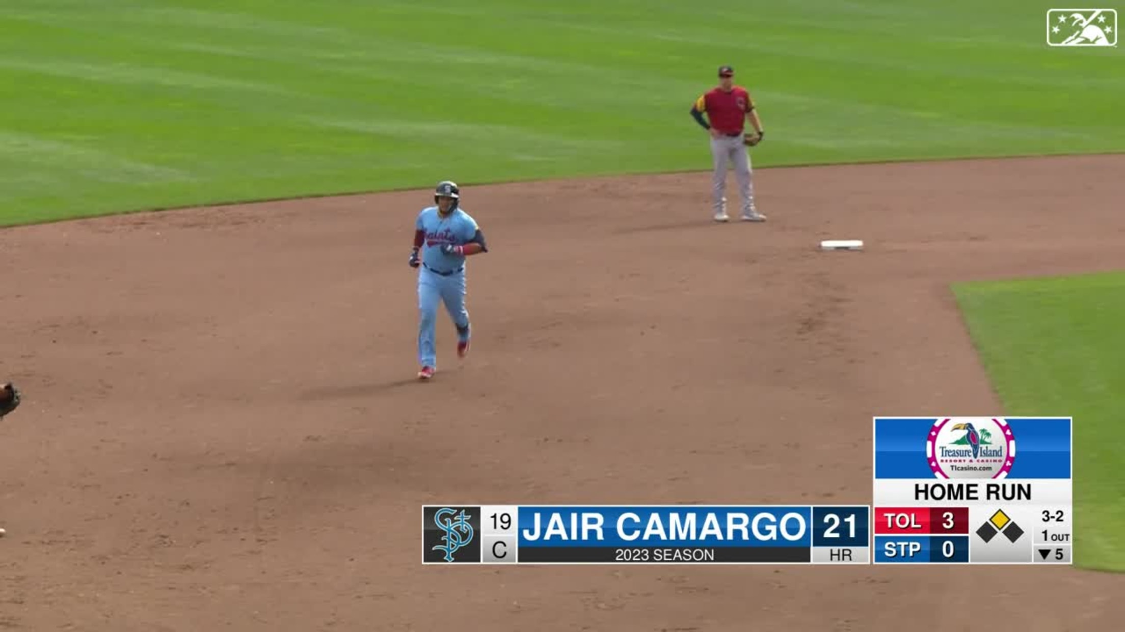 Jair Camargo's home run