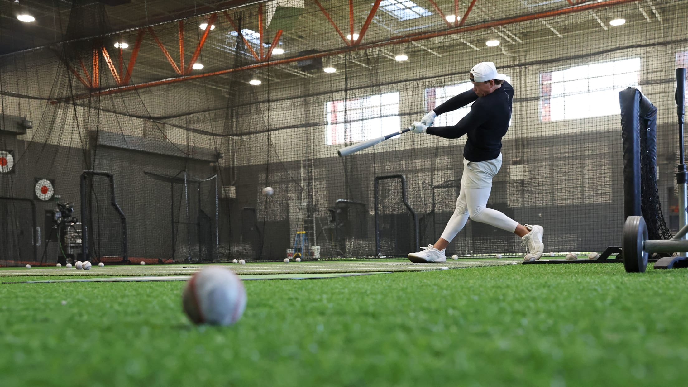 BAL-BI-021025-Holliday-Feature-066