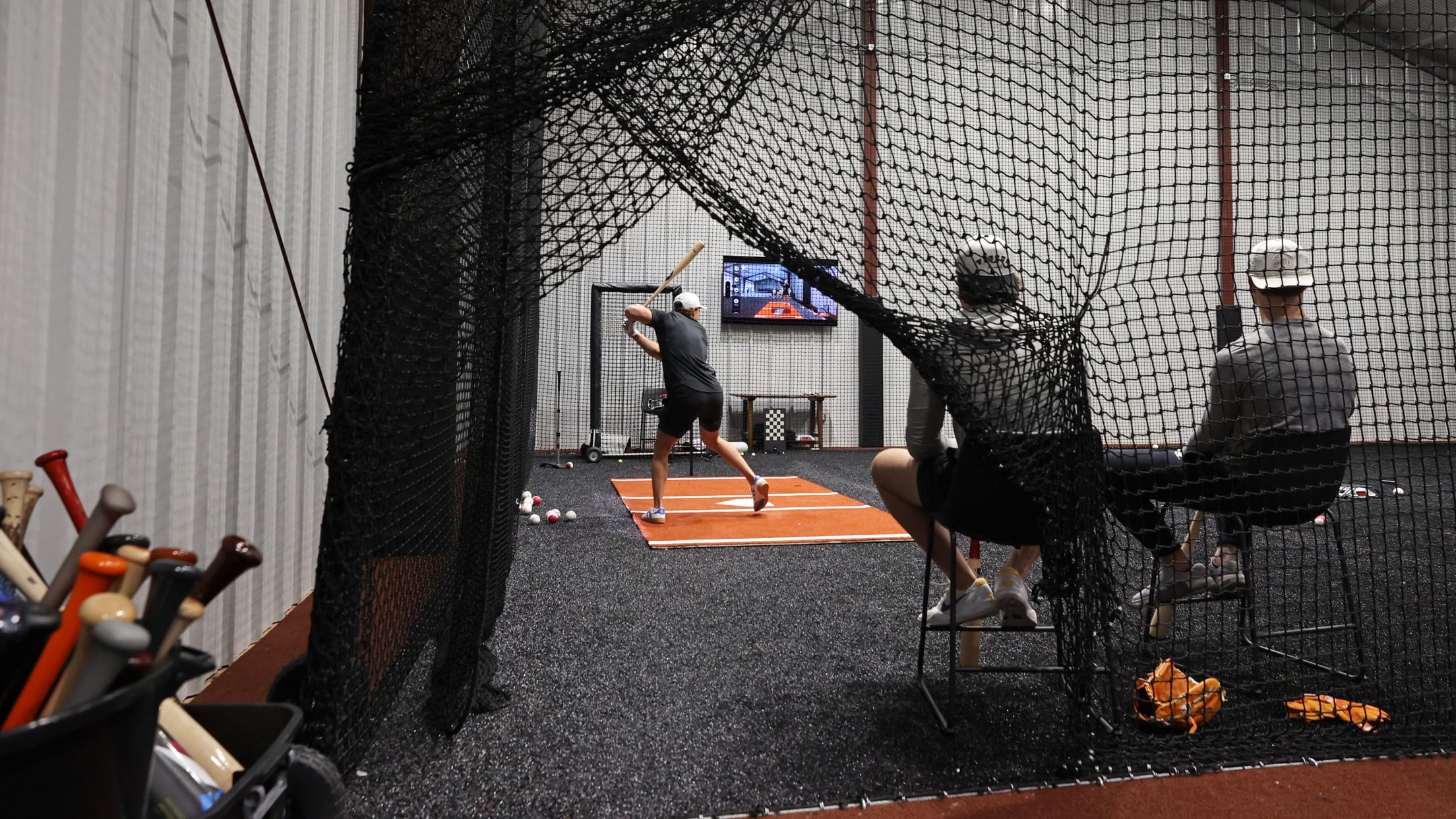 BAL-BI-021025-Holliday-Feature-055