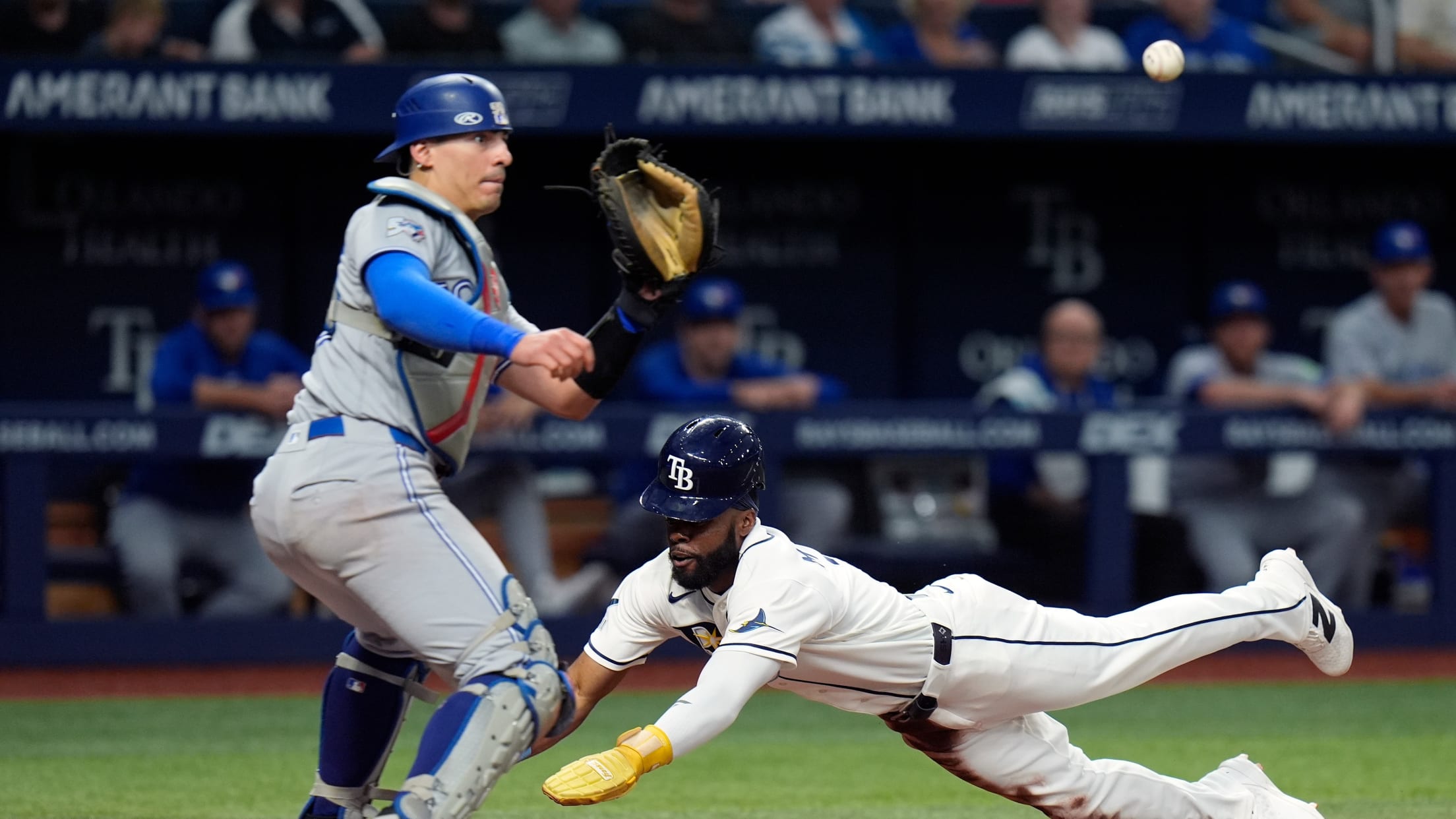 Rays plate five runs in the 4th