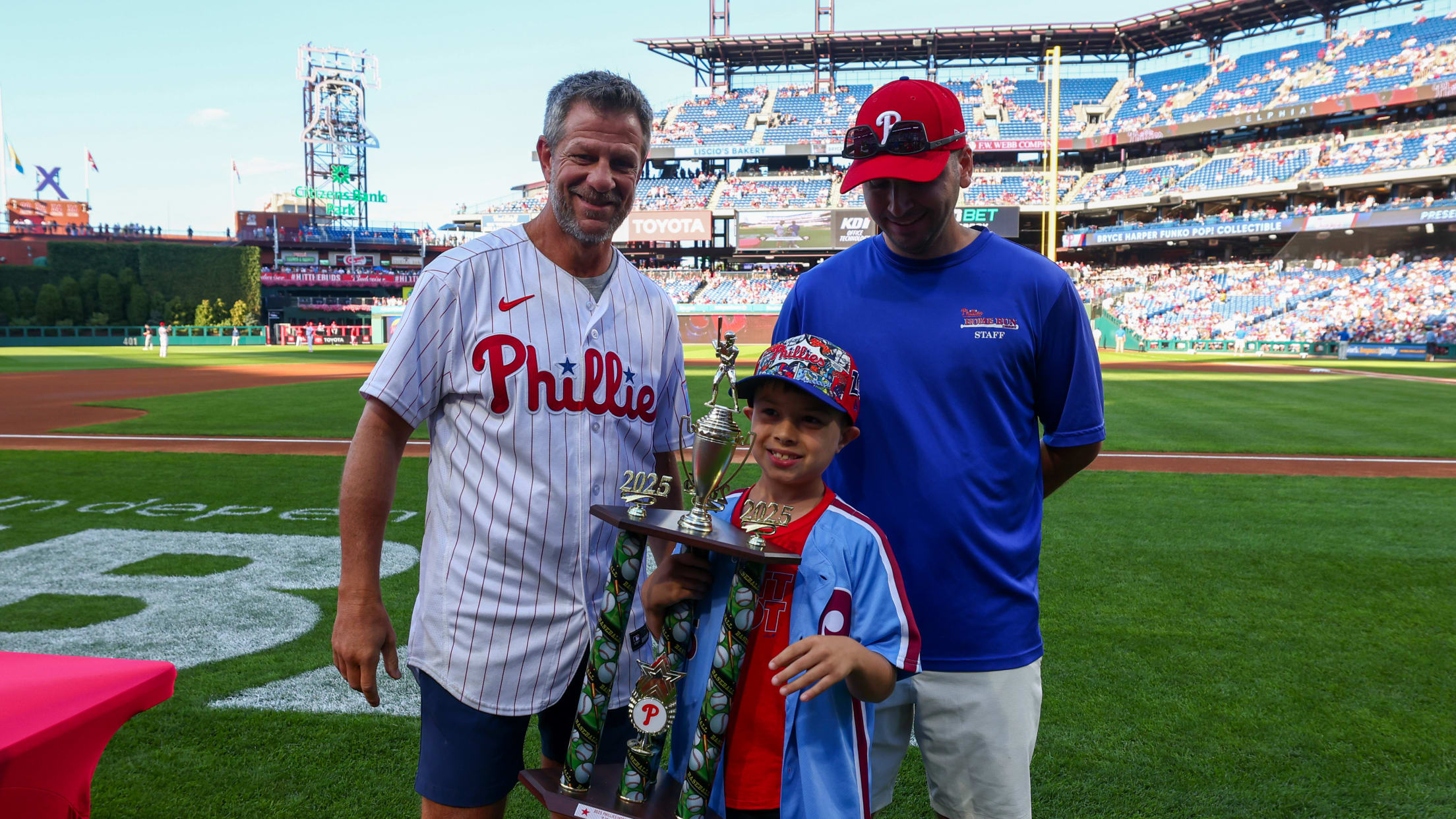 20250830_Home Run Derby Trophy Presentation-65