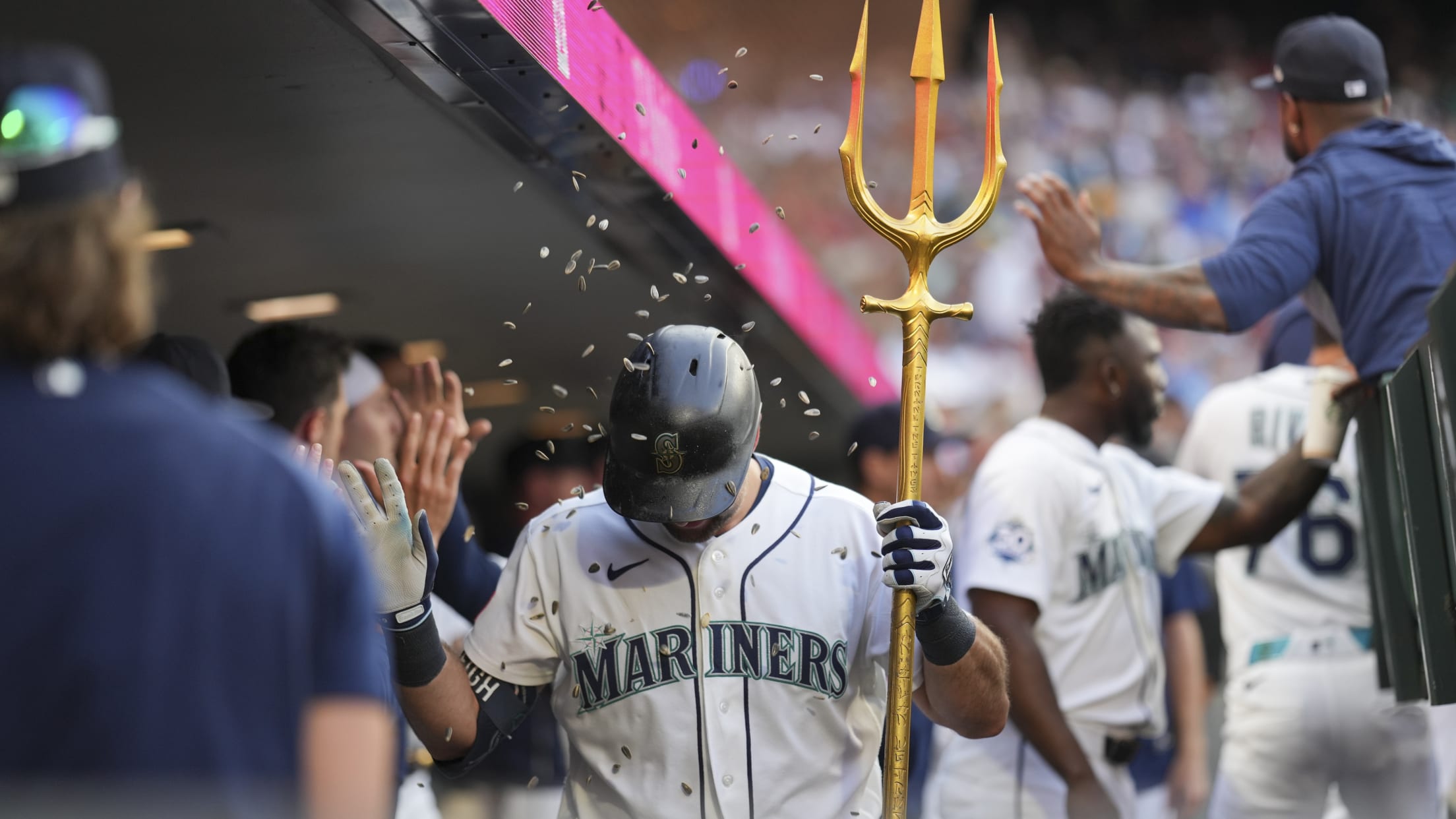 The Mariners hit five home runs against the Phillies