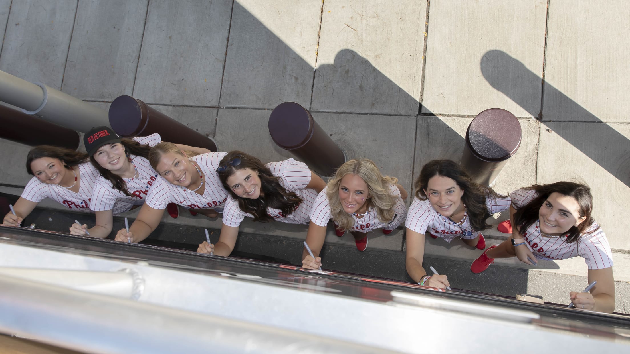 20231002_Phillies_Bus_Rally_Waterfalls-74